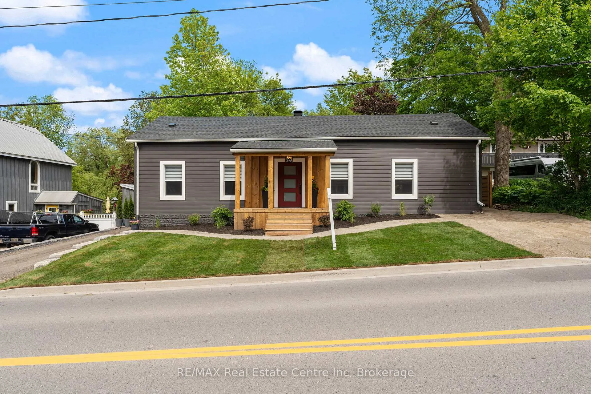 Photo 3 of 1283 Swan Street, North Dumfries, Ayr — HOMEH