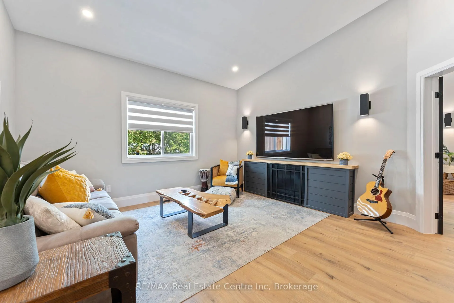 Photo 21 of 1283 Swan Street, North Dumfries, Ayr — HOMEH