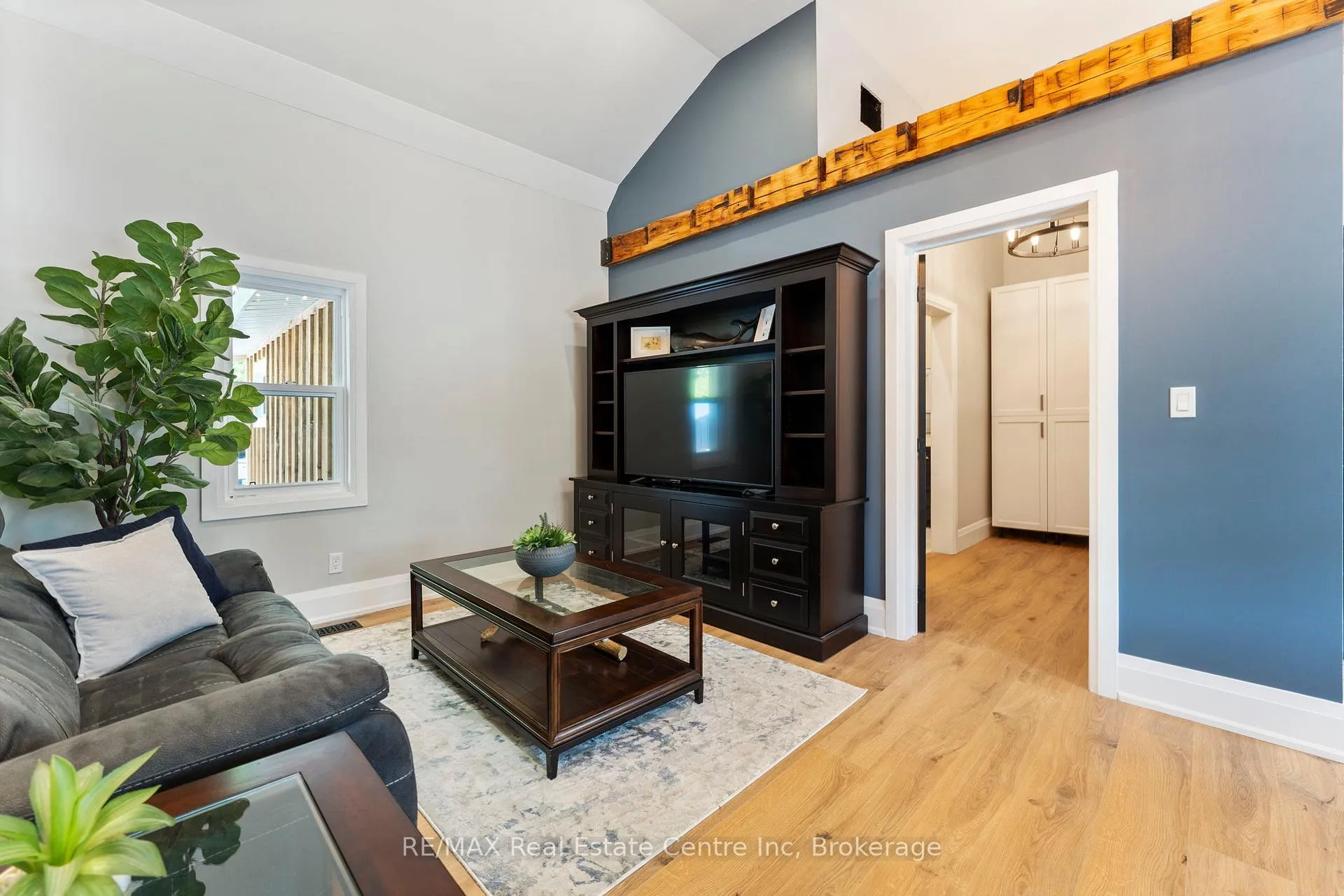 Photo 33 of 1283 Swan Street, North Dumfries, Ayr — HOMEH