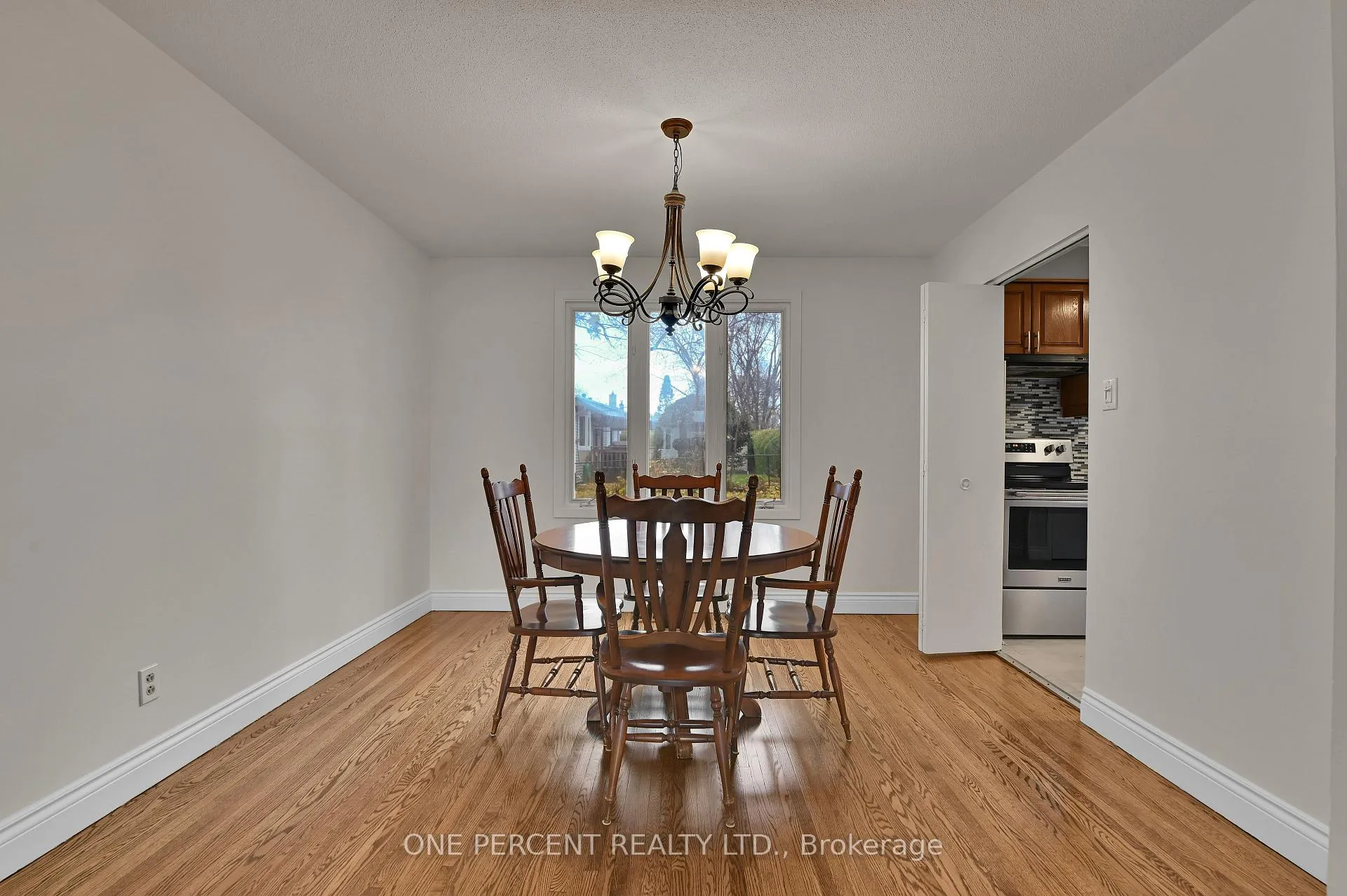 Photo 8 of 5 Parkridge Crescent, Ottawa, Blackburn Hamlet — HOMEH