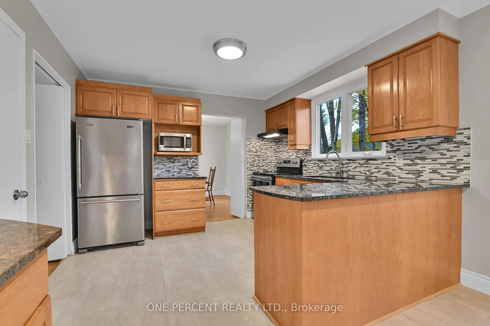 Photo 11 of 5 Parkridge Crescent, Ottawa, Blackburn Hamlet — HOMEH