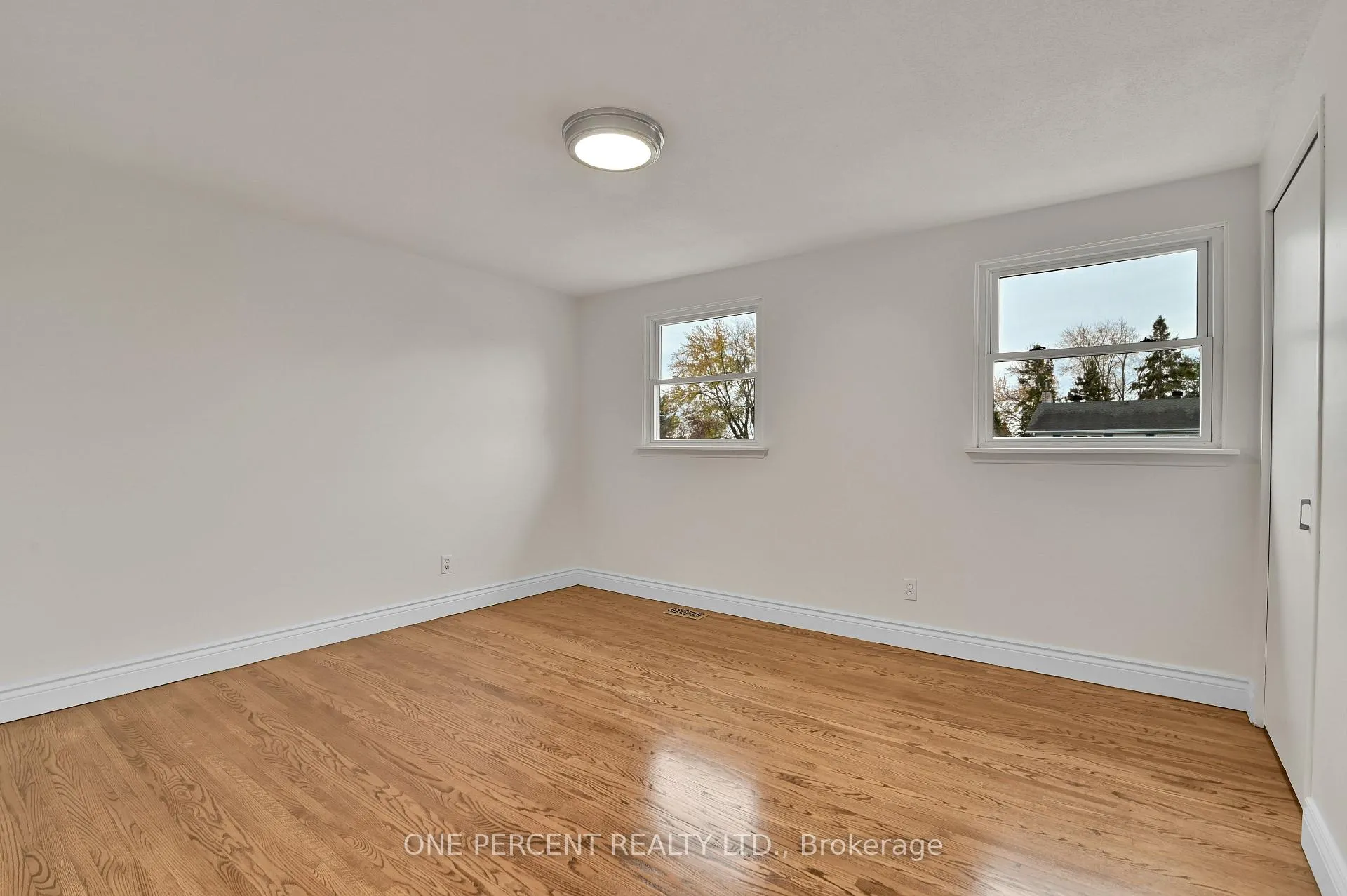 Photo 16 of 5 Parkridge Crescent, Ottawa, Blackburn Hamlet — HOMEH