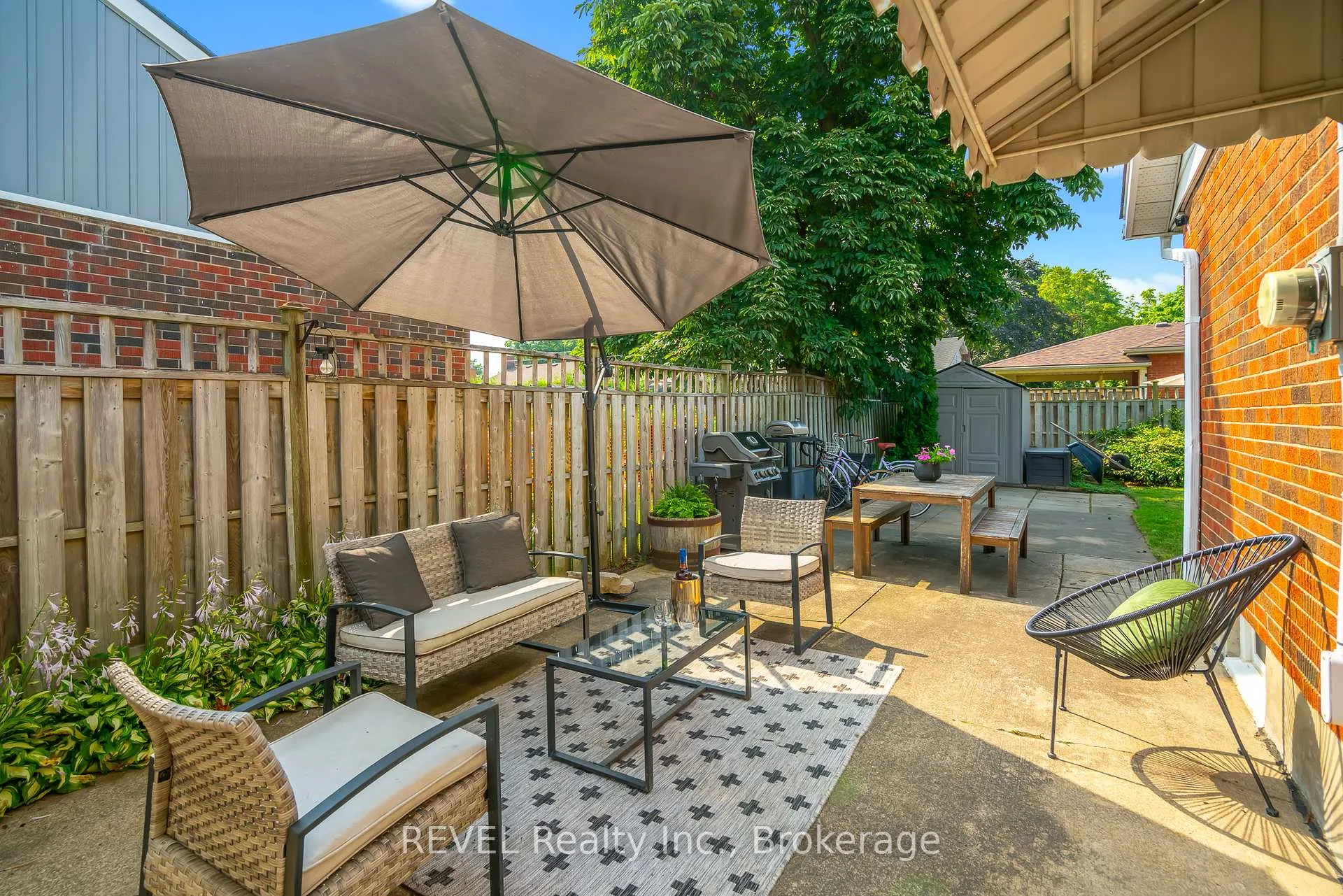 Photo 4 of 18 Broadmore Avenue, St. Catharines, Carlton/Bunting — HOMEH
