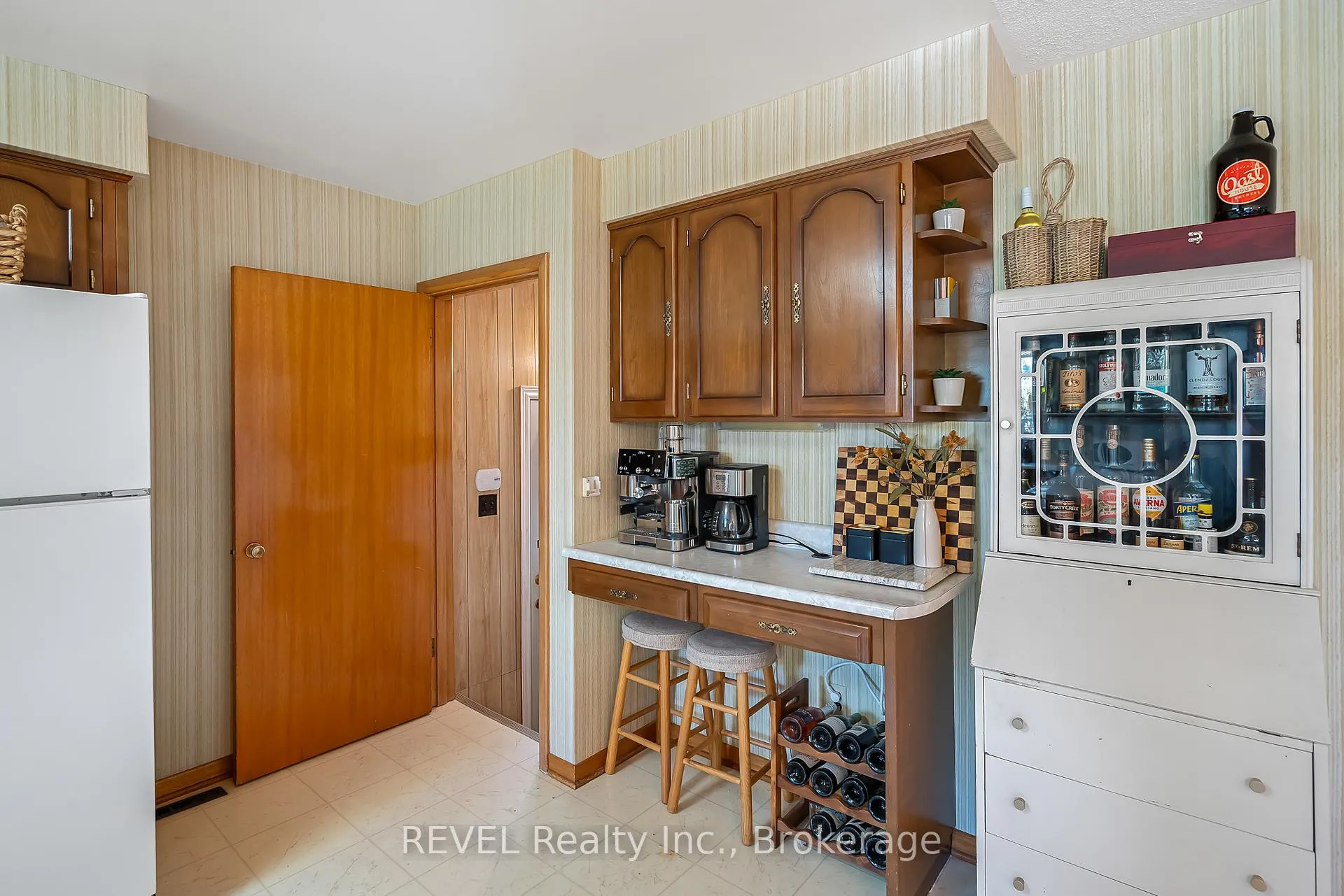 Photo 12 of 18 Broadmore Avenue, St. Catharines, Carlton/Bunting — HOMEH