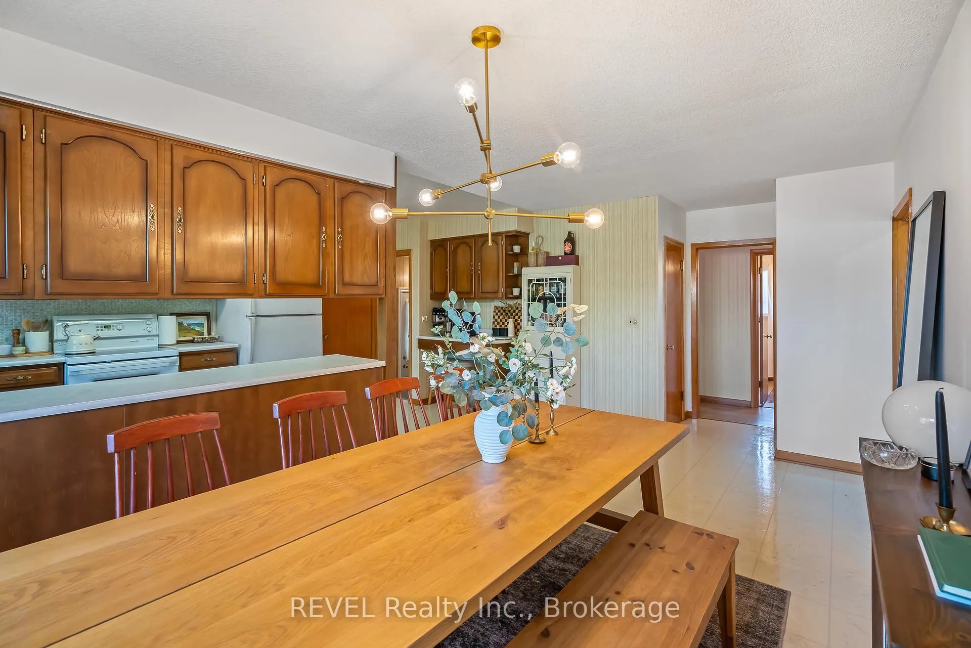 Photo 13 of 18 Broadmore Avenue, St. Catharines, Carlton/Bunting — HOMEH