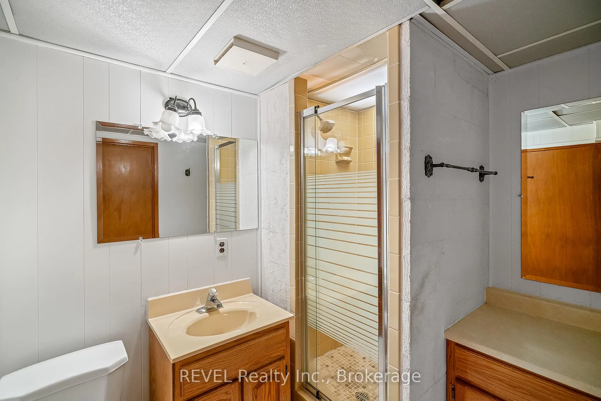 Photo 22 of 18 Broadmore Avenue, St. Catharines, Carlton/Bunting — HOMEH