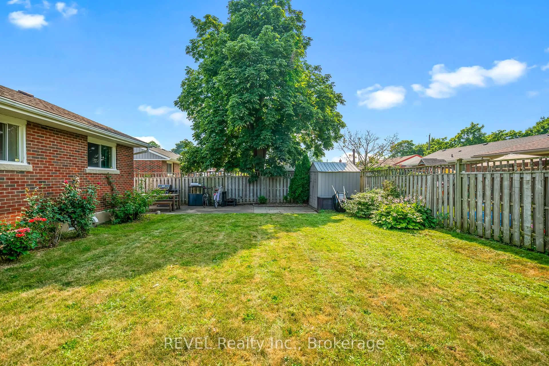 Photo 34 of 18 Broadmore Avenue, St. Catharines, Carlton/Bunting — HOMEH