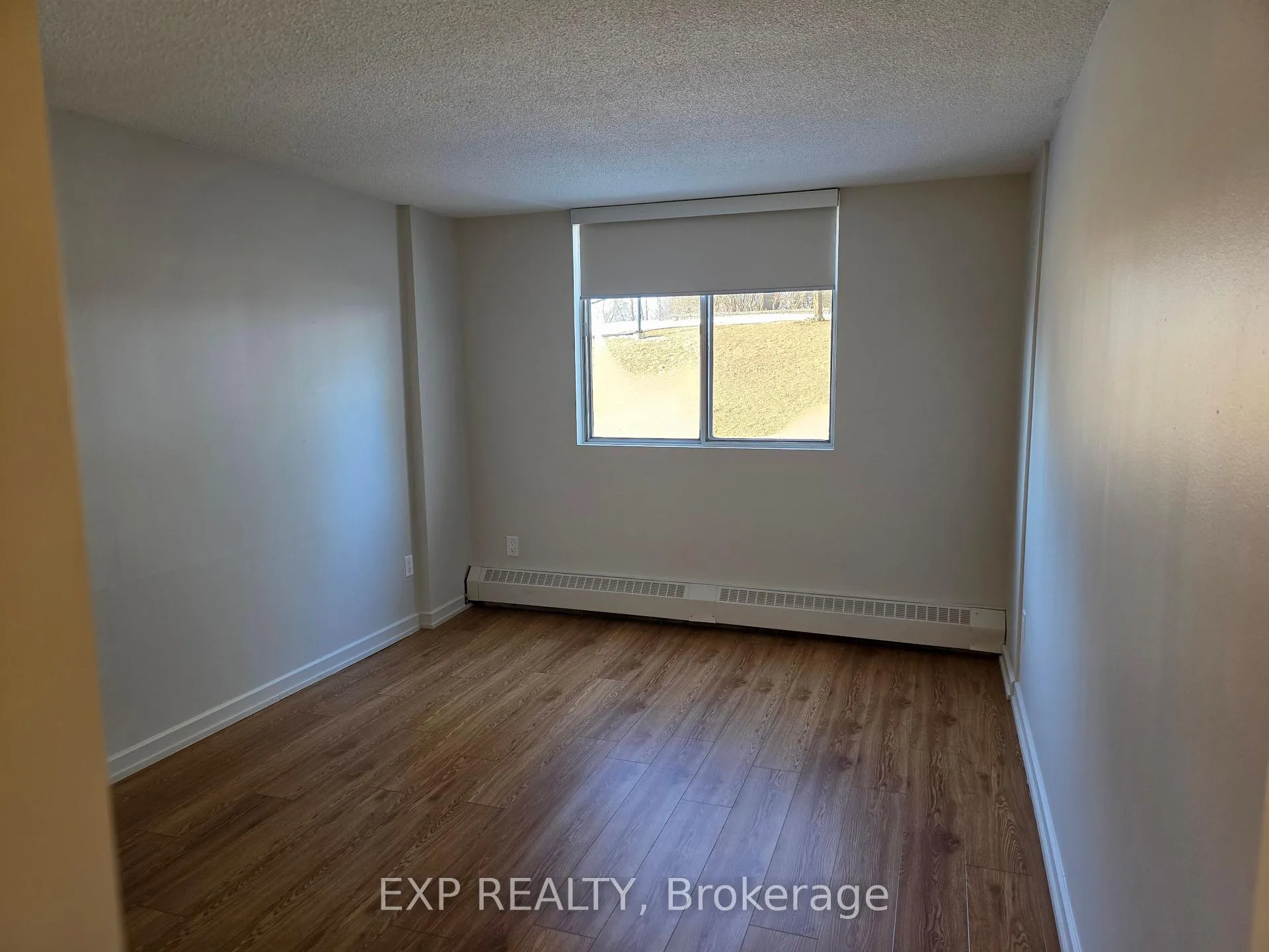 Photo 8 of Unit 101, 981 Gulf Place, Ottawa, Overbrook/Castle Heights — HOMEH