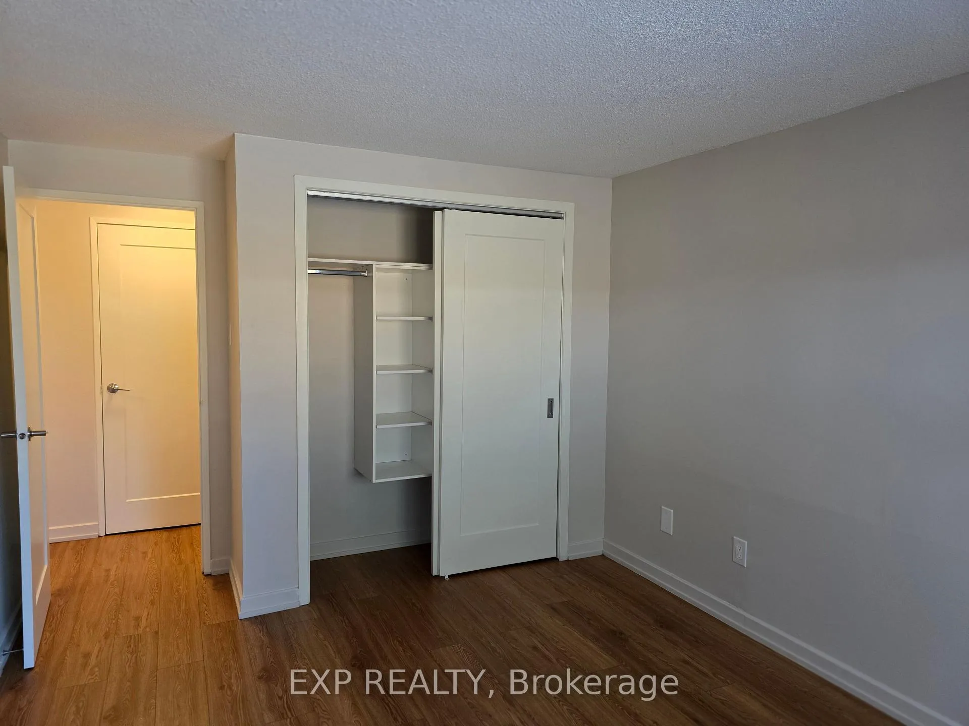 Photo 9 of Unit 101, 981 Gulf Place, Ottawa, Overbrook/Castle Heights — HOMEH
