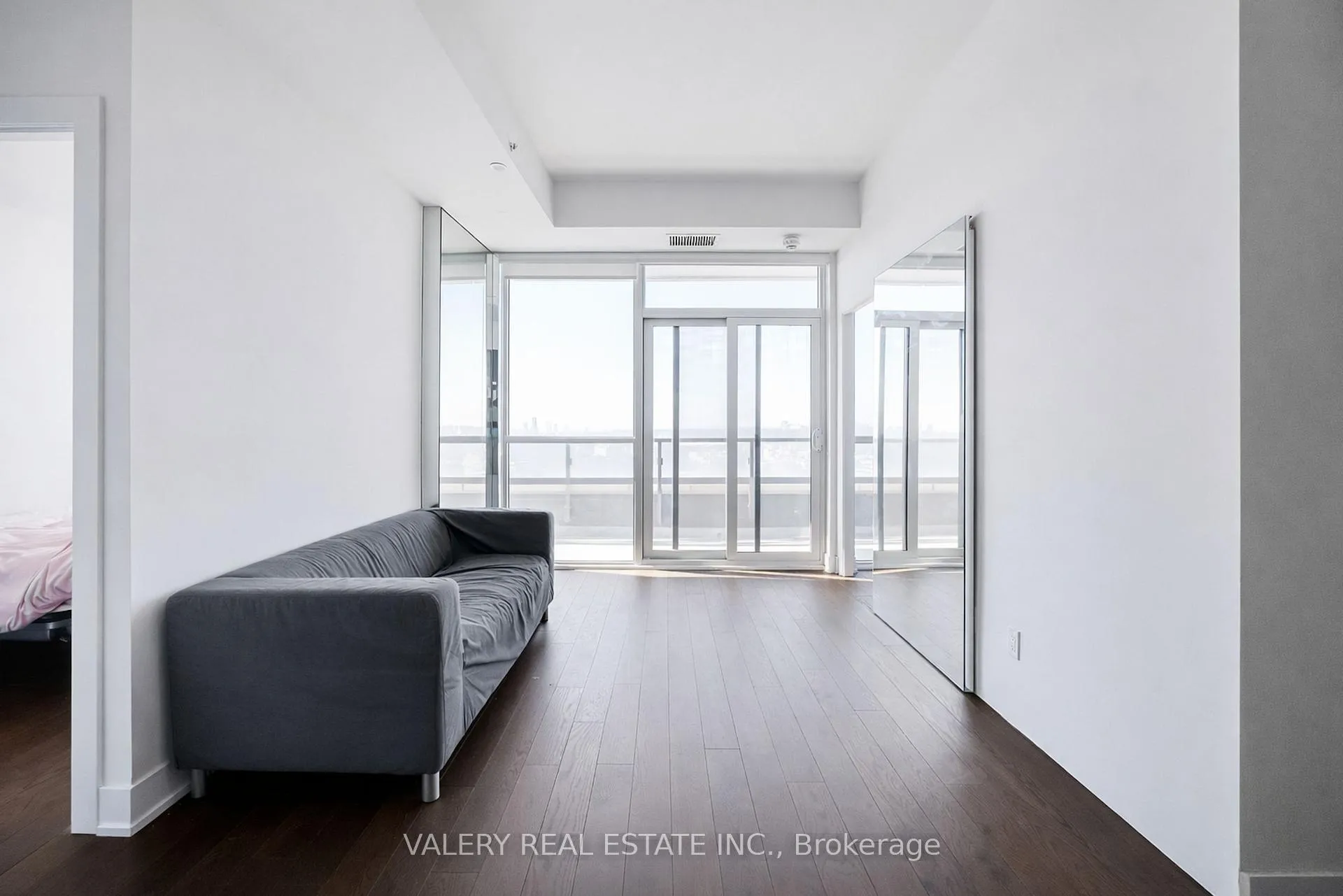 Photo 5 of Unit 2108, 181 Bedford Road, Toronto, The Annex — HOMEH
