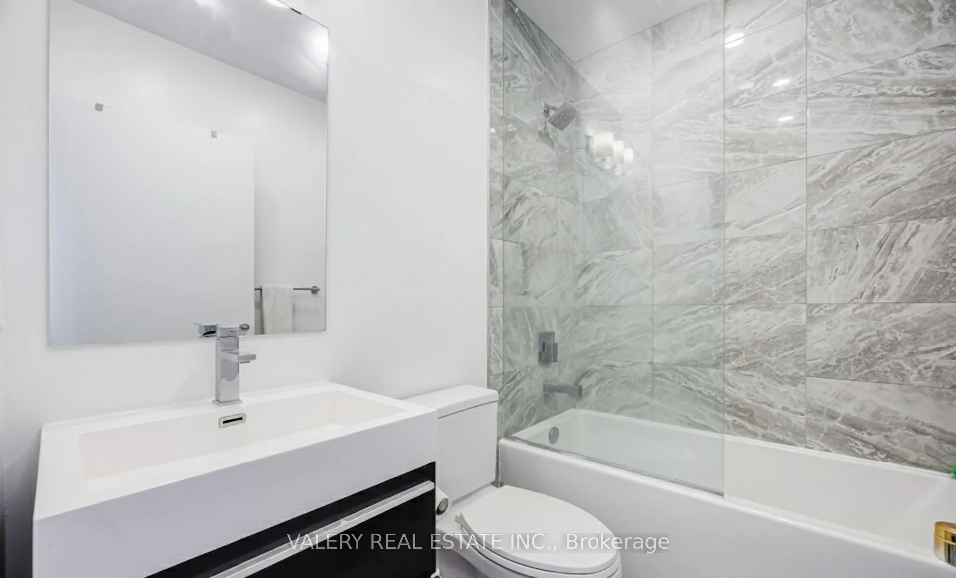 Photo 6 of Unit 2108, 181 Bedford Road, Toronto, The Annex — HOMEH