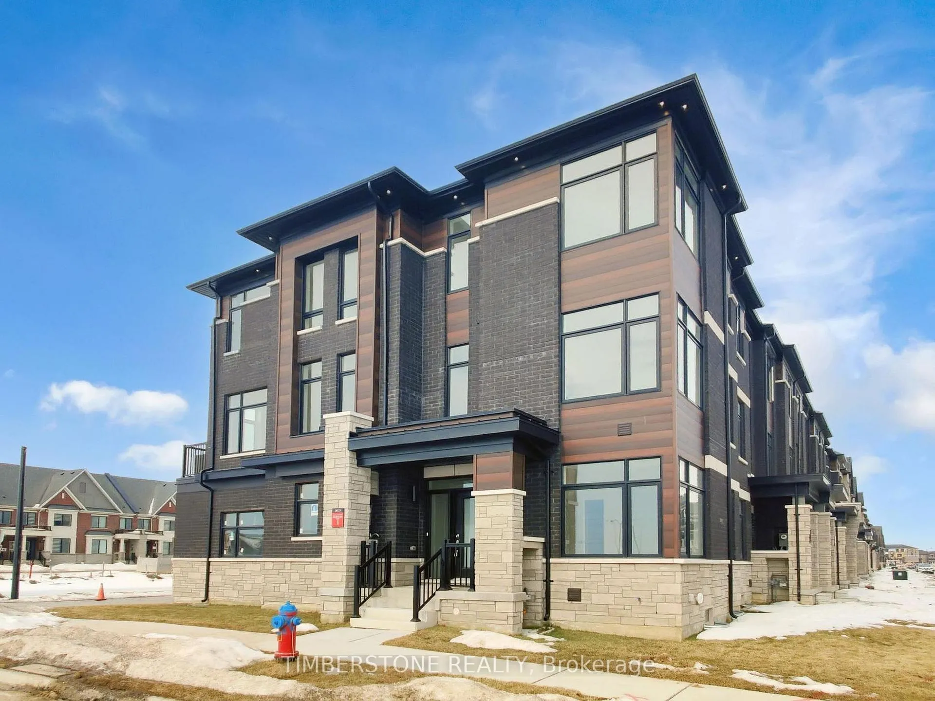 Photo 2 of 91 Blue Pond Drive, Brampton, Northwest Brampton — HOMEH