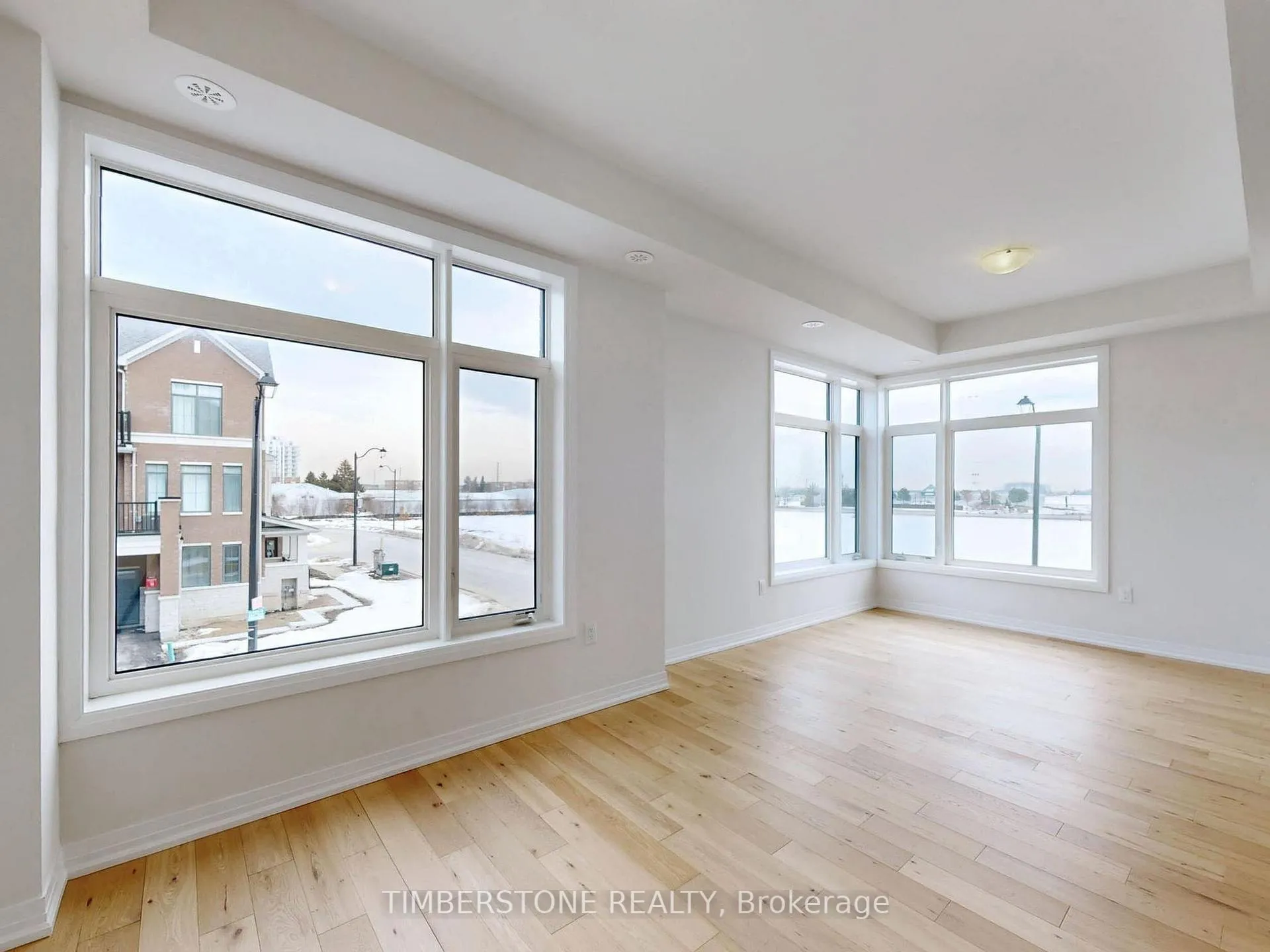 Photo 5 of 91 Blue Pond Drive, Brampton, Northwest Brampton — HOMEH