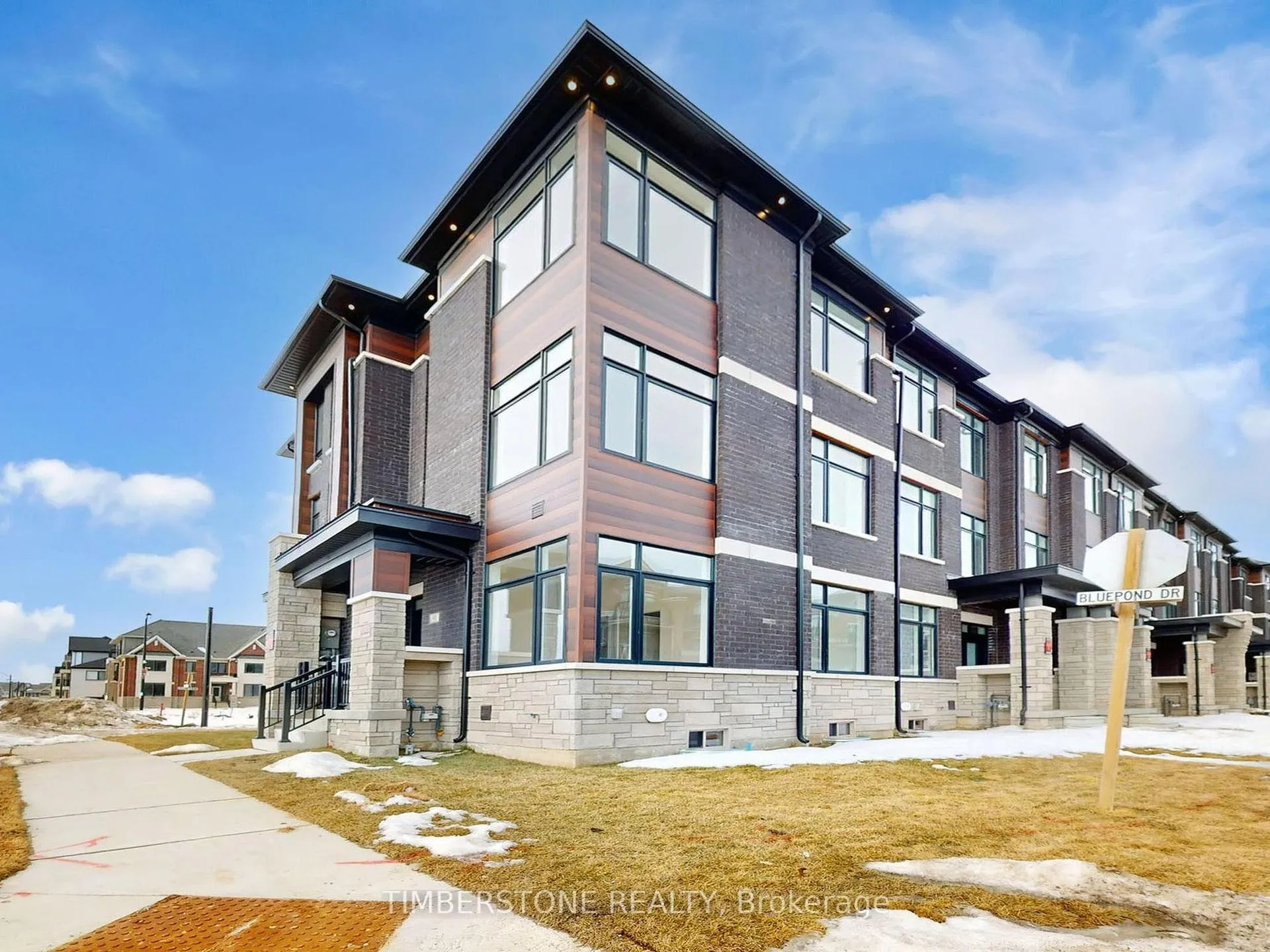 Photo 36 of 91 Blue Pond Drive, Brampton, Northwest Brampton — HOMEH