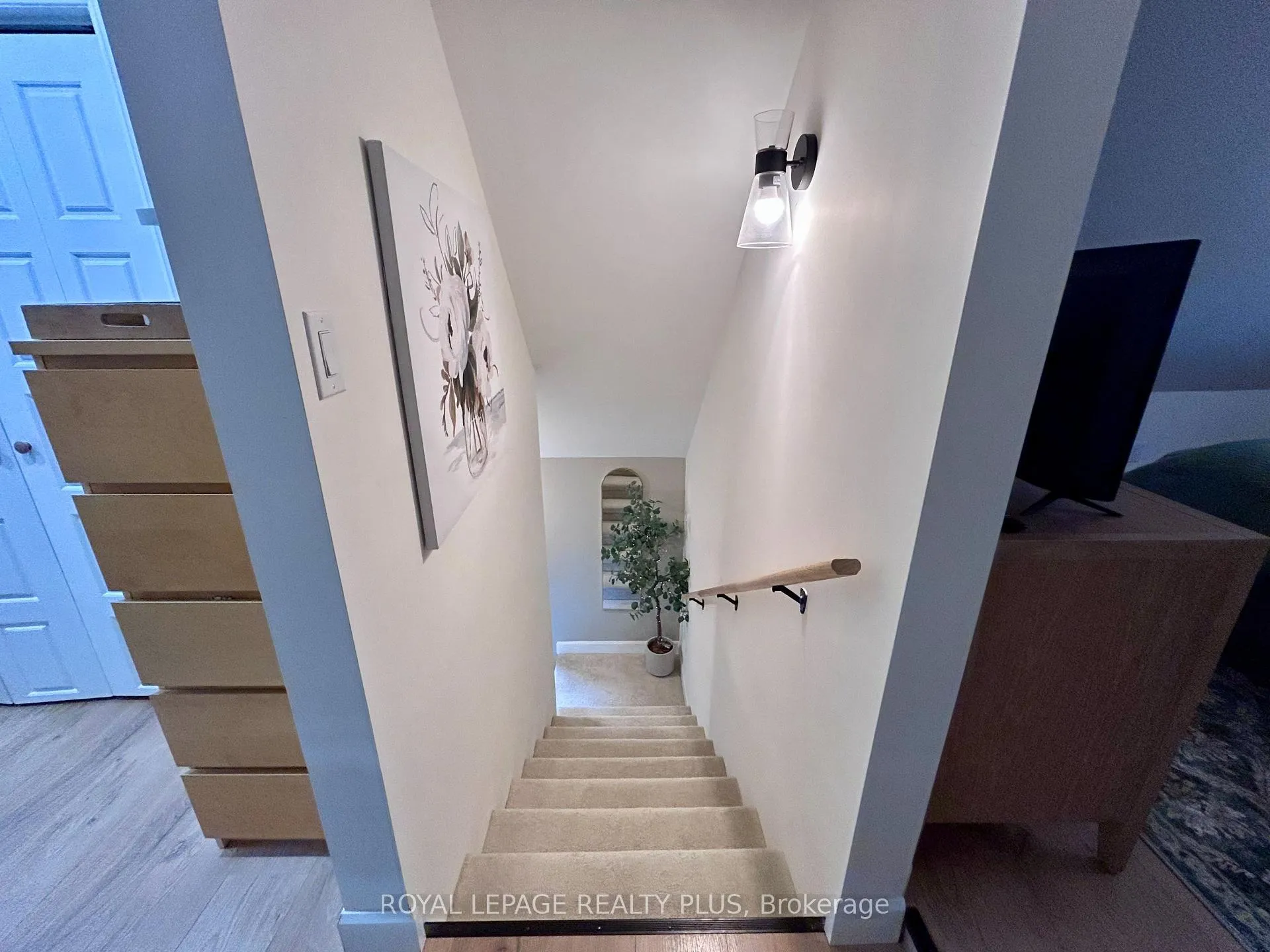 Photo 20 of 371 Upper Wentworth Street, Hamilton, Inch Park — HOMEH