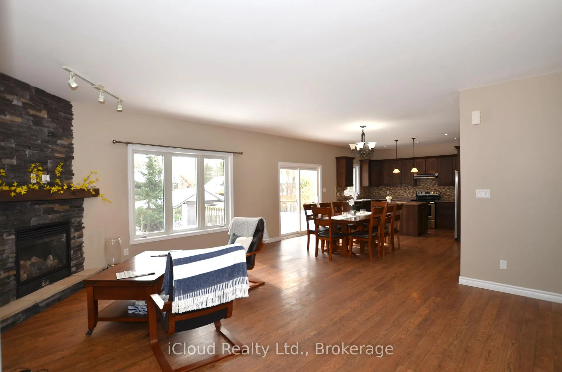 Photo 8 of 25 Rue Vanier, Tiny, Rural Tiny — HOMEH