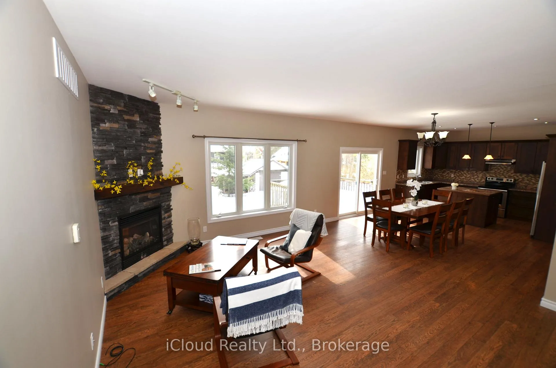 Photo 13 of 25 Rue Vanier, Tiny, Rural Tiny — HOMEH