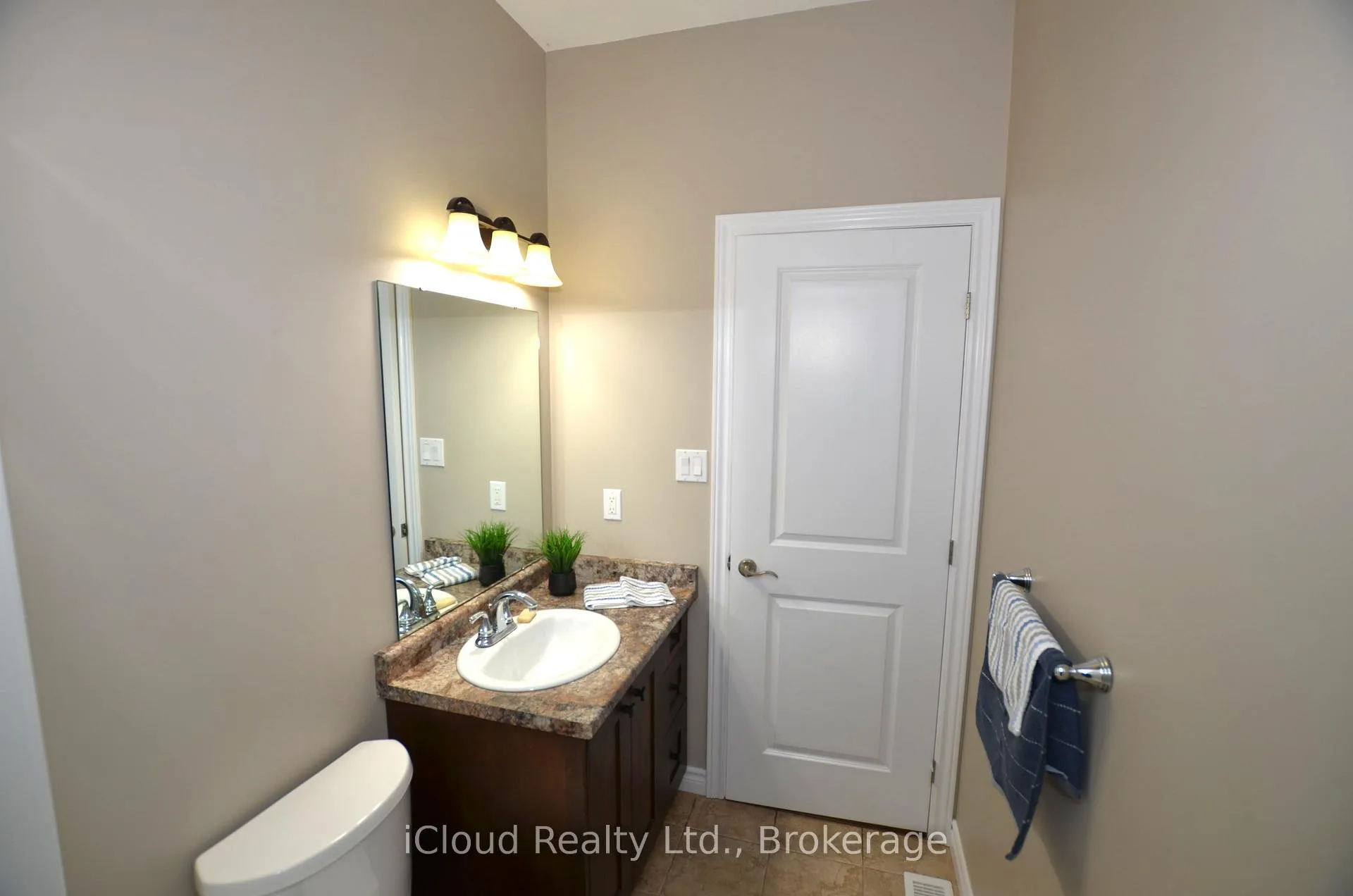 Photo 39 of 25 Rue Vanier, Tiny, Rural Tiny — HOMEH