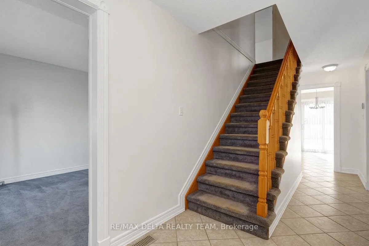 Photo 8 of 798 Lalande Terrace, Ottawa, Fallingbrook/Ridgemount — HOMEH
