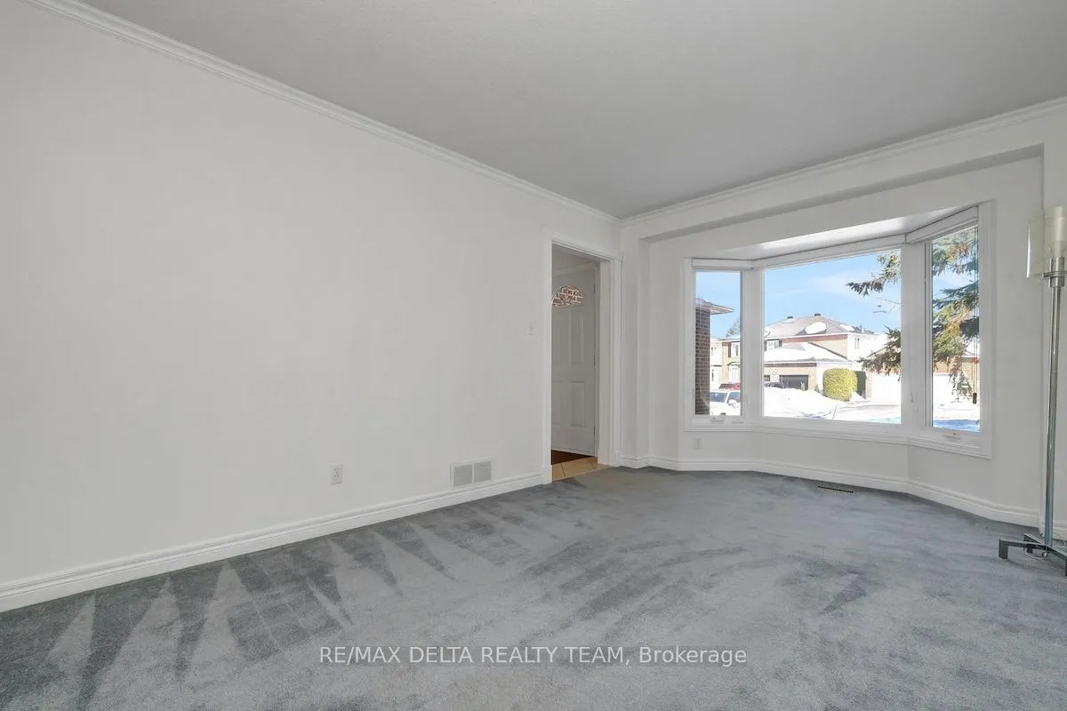 Photo 10 of 798 Lalande Terrace, Ottawa, Fallingbrook/Ridgemount — HOMEH