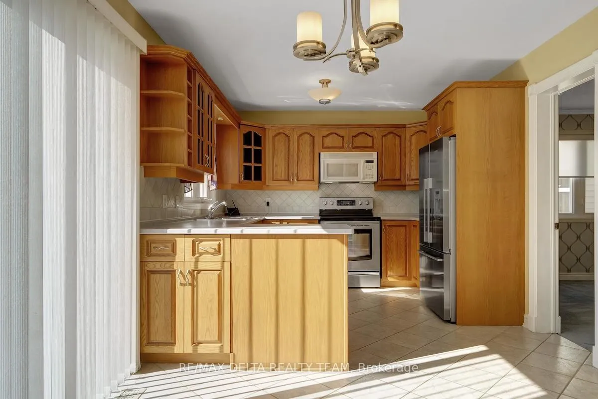 Photo 13 of 798 Lalande Terrace, Ottawa, Fallingbrook/Ridgemount — HOMEH