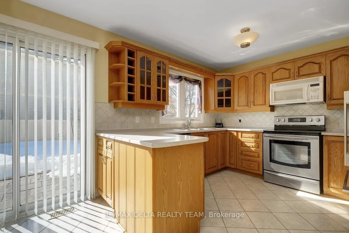 Photo 14 of 798 Lalande Terrace, Ottawa, Fallingbrook/Ridgemount — HOMEH