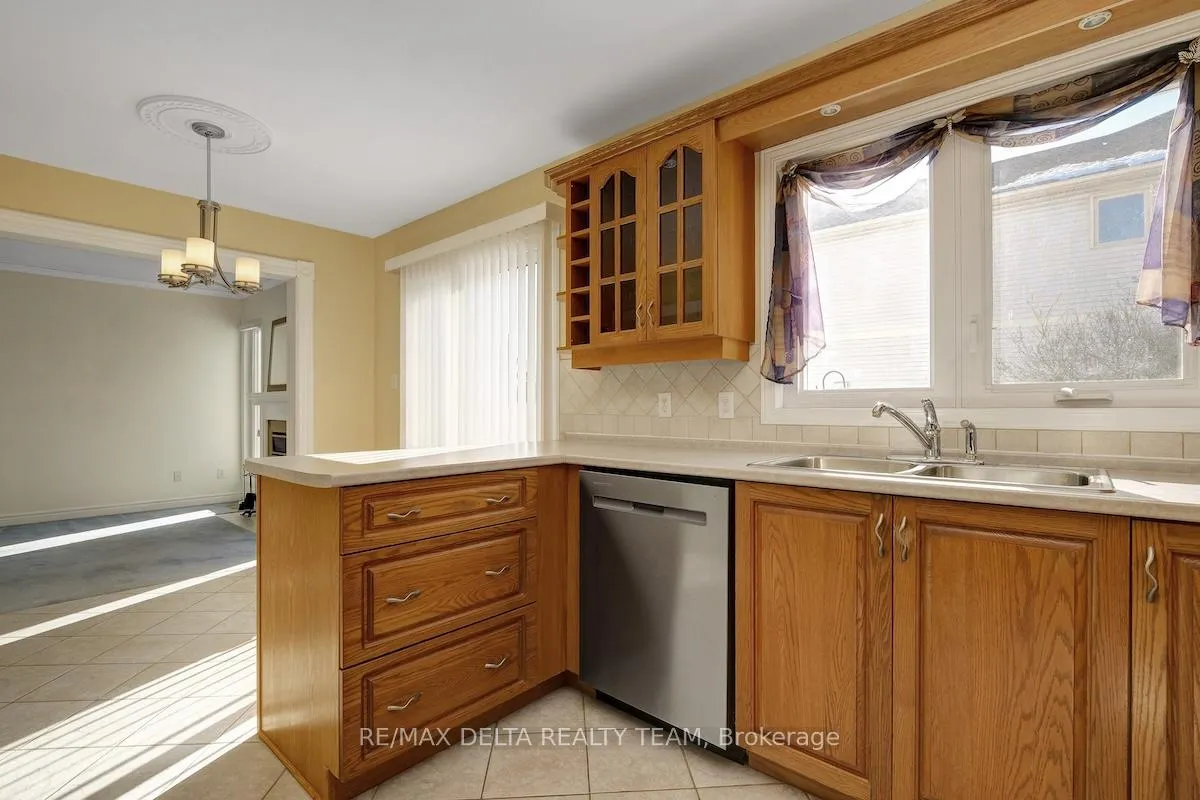 Photo 15 of 798 Lalande Terrace, Ottawa, Fallingbrook/Ridgemount — HOMEH