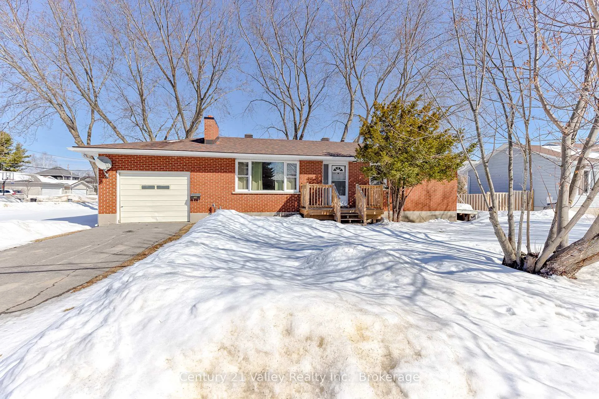 Photo 1 of 104 Arthur Street, Arnprior — HOMEH