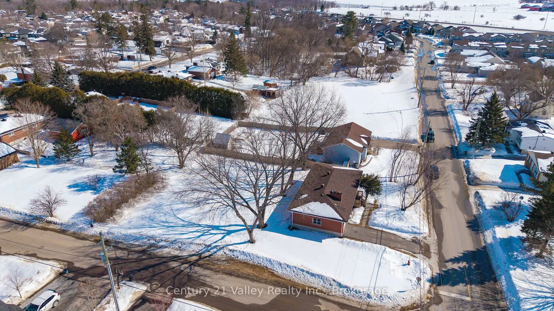Photo 2 of 104 Arthur Street, Arnprior — HOMEH