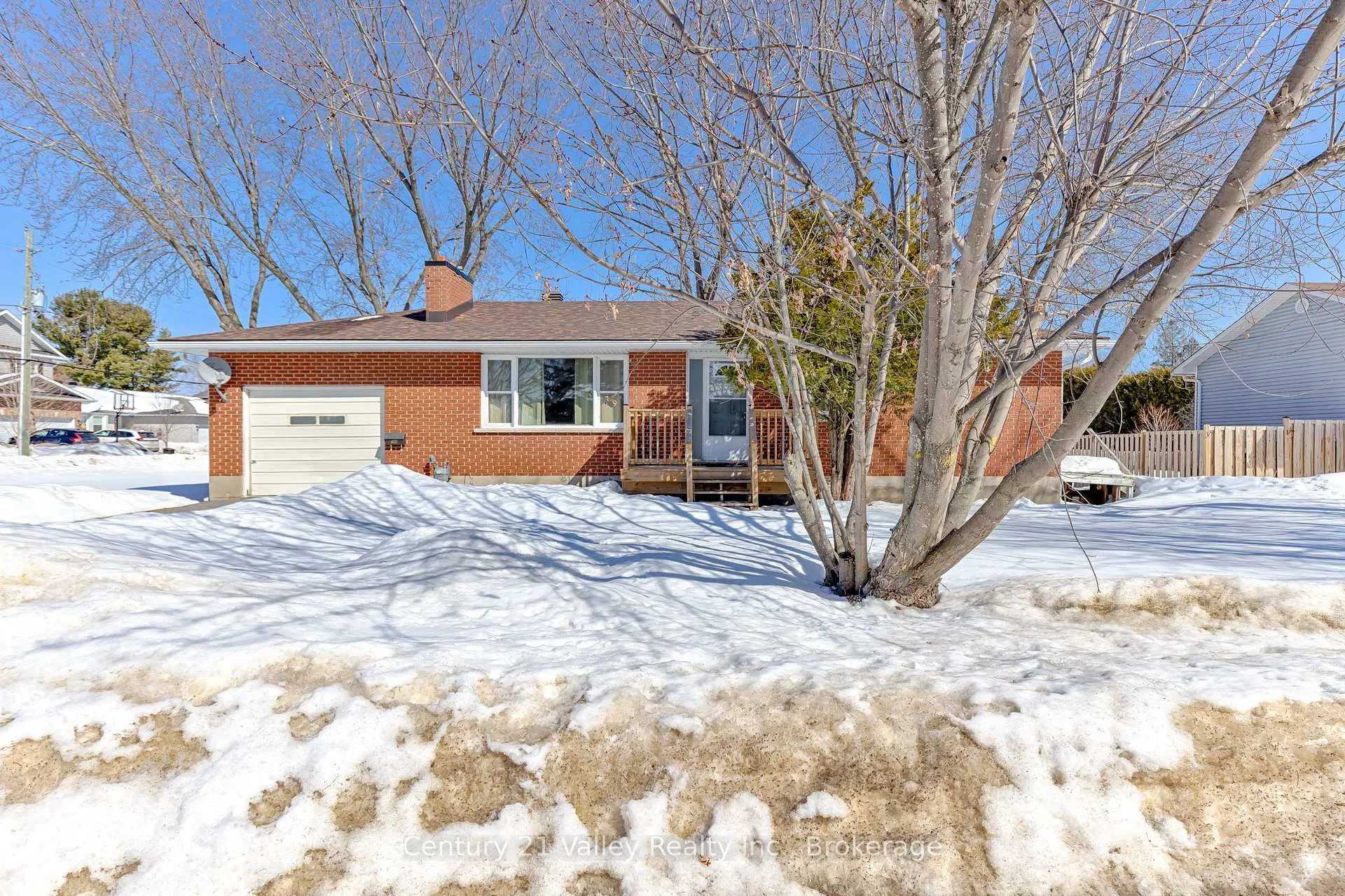 Photo 8 of 104 Arthur Street, Arnprior — HOMEH