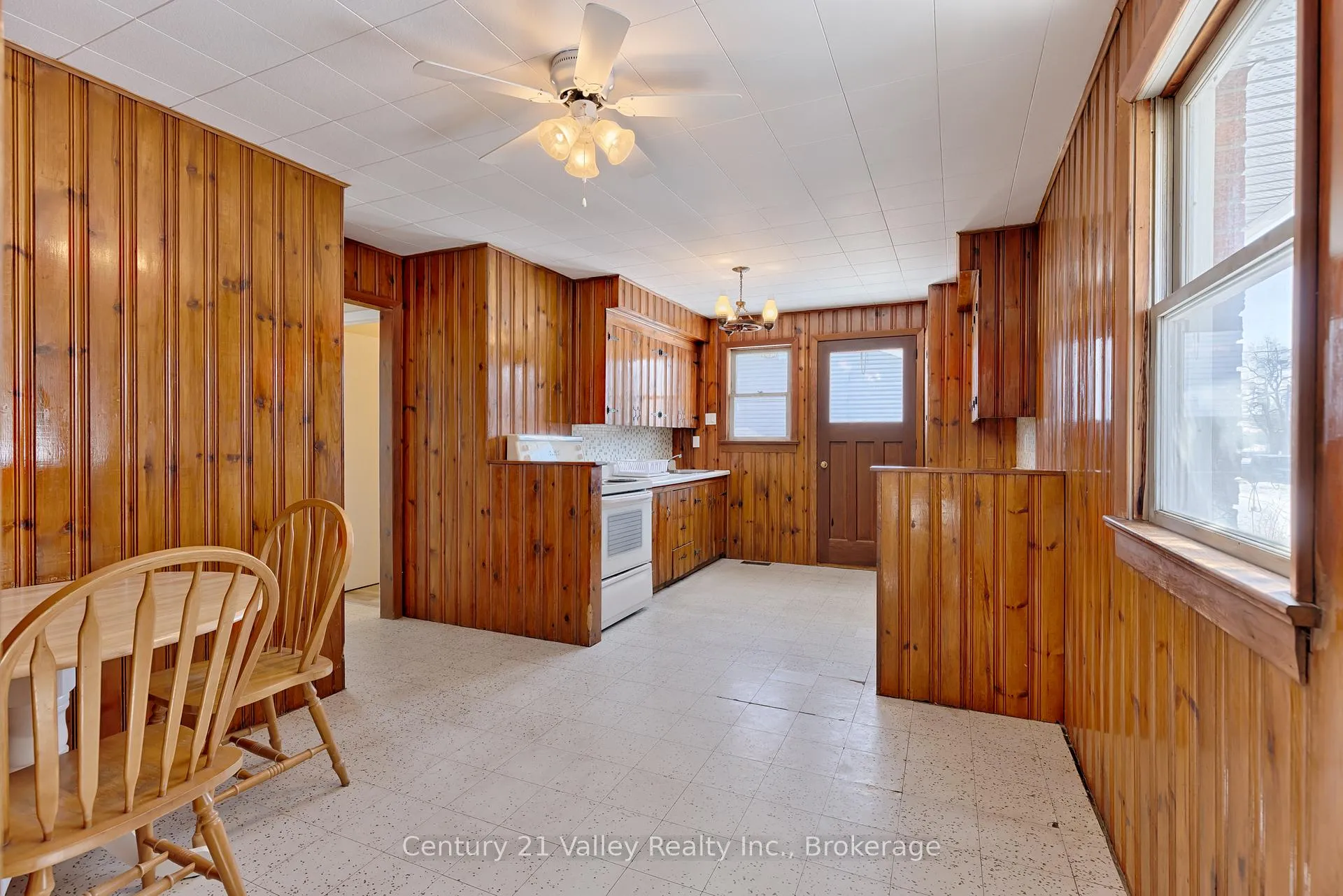 Photo 13 of 104 Arthur Street, Arnprior — HOMEH