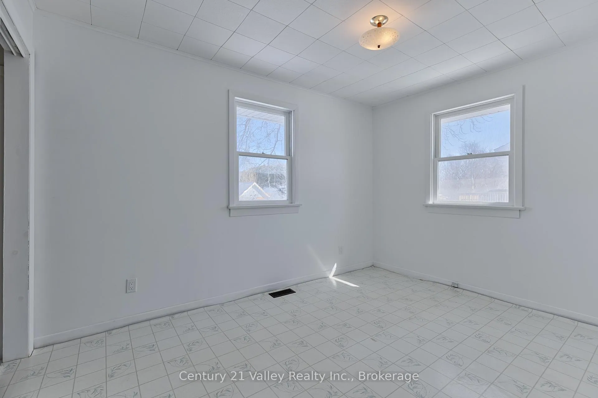 Photo 30 of 104 Arthur Street, Arnprior — HOMEH