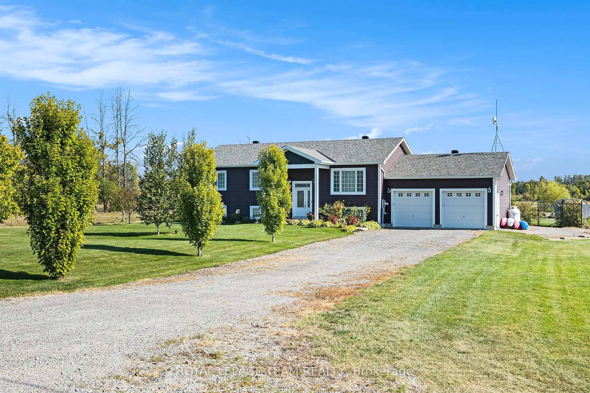 Photo 3 of 1503 Hyndman Road, Edwardsburgh/Cardinal, Edwardsburgh/Cardinal Twp — HOMEH