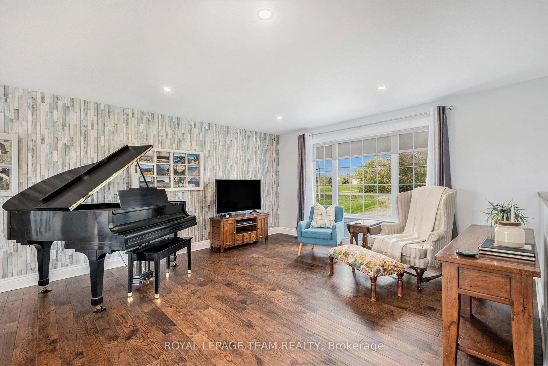 Photo 8 of 1503 Hyndman Road, Edwardsburgh/Cardinal, Edwardsburgh/Cardinal Twp — HOMEH
