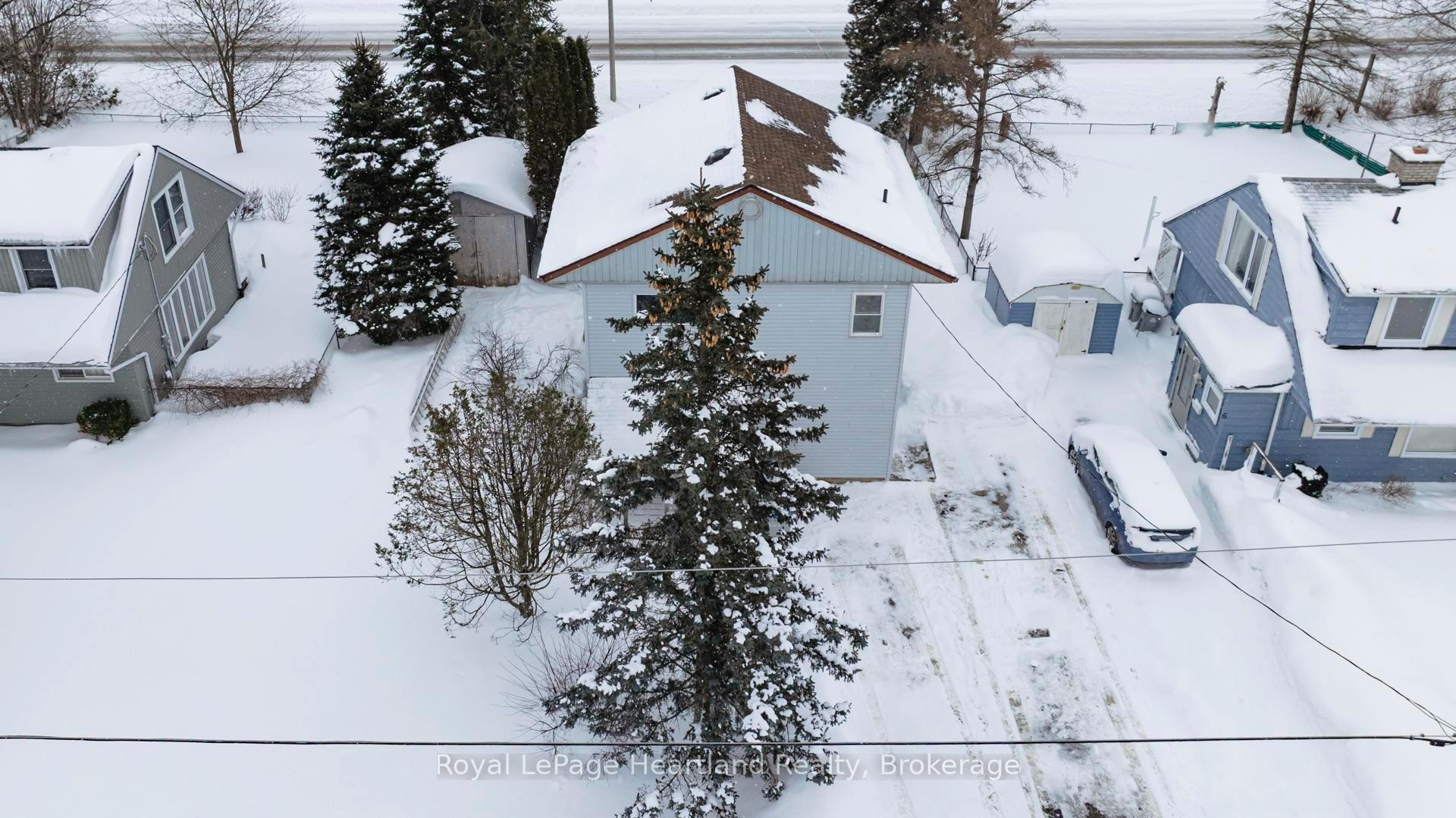 Photo 2 of 8 Toronto Boulevard, Huron East, Vanastra — HOMEH