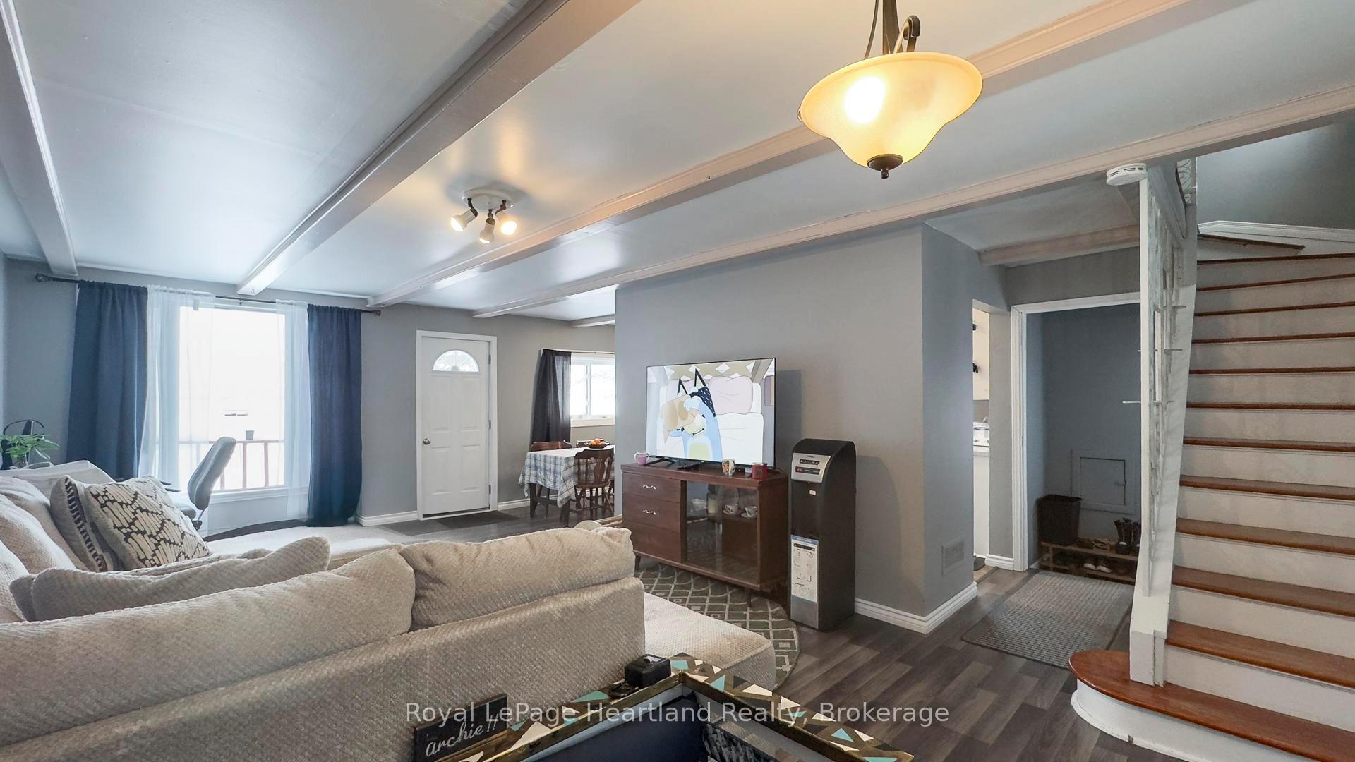 Photo 9 of 8 Toronto Boulevard, Huron East, Vanastra — HOMEH