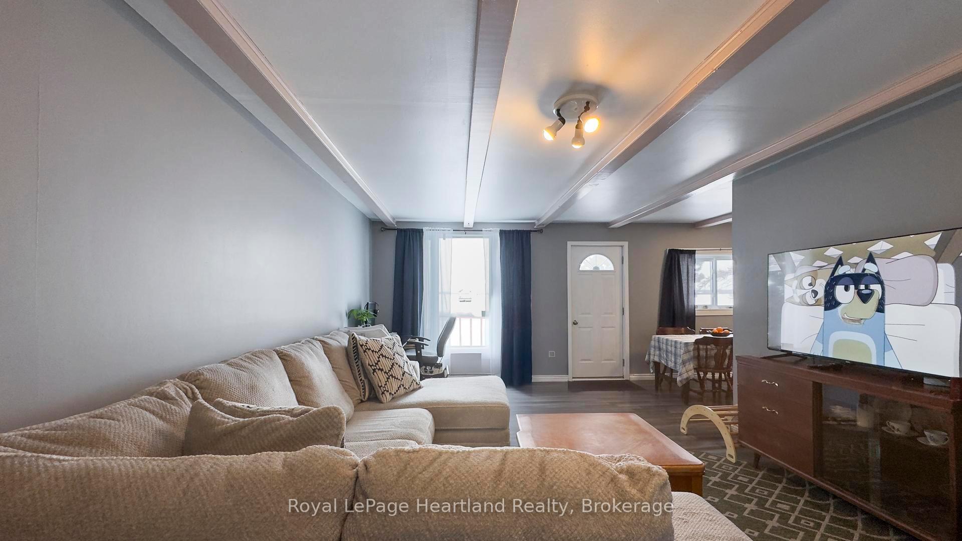 Photo 10 of 8 Toronto Boulevard, Huron East, Vanastra — HOMEH