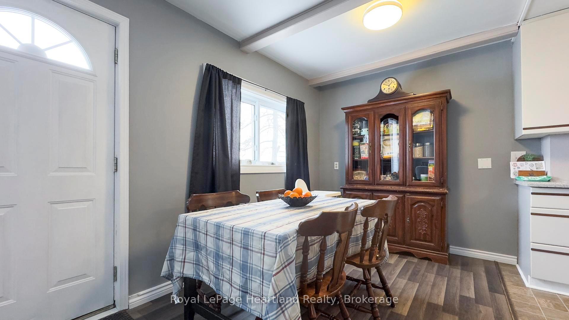 Photo 15 of 8 Toronto Boulevard, Huron East, Vanastra — HOMEH