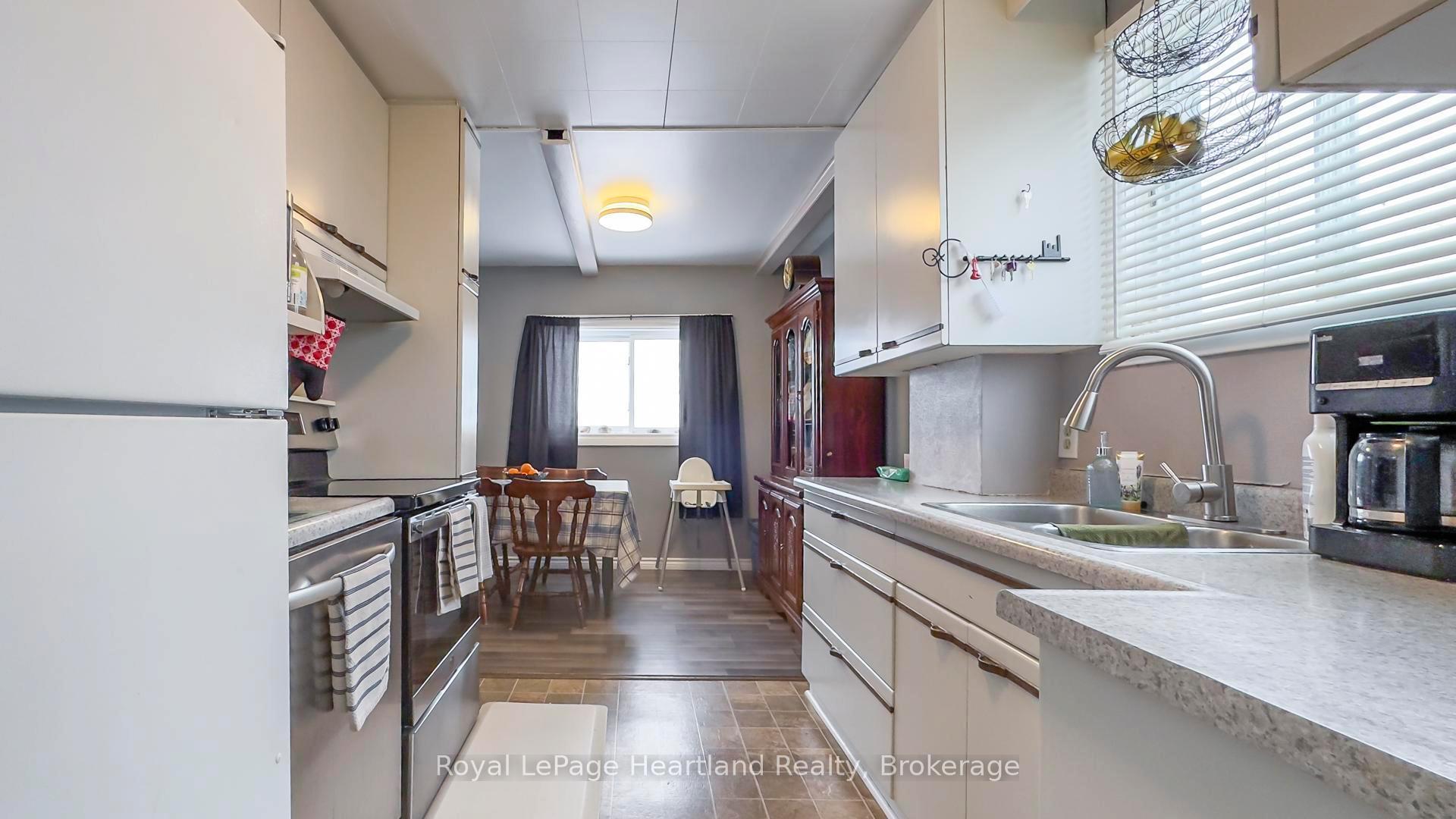 Photo 19 of 8 Toronto Boulevard, Huron East, Vanastra — HOMEH
