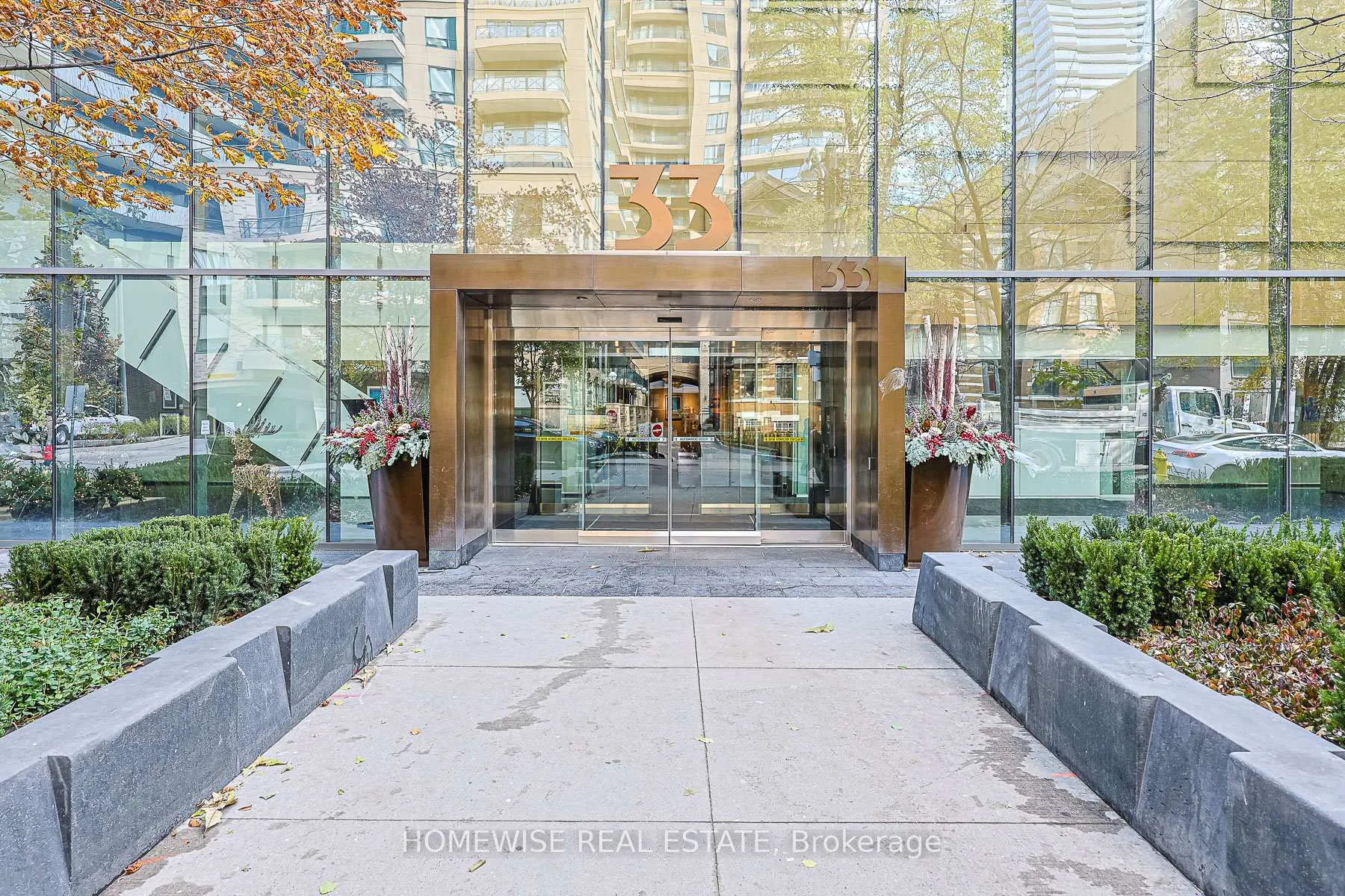 Photo 2 of Unit 4203, 33 Charles Street E, Toronto, Church-Yonge Corridor — HOMEH