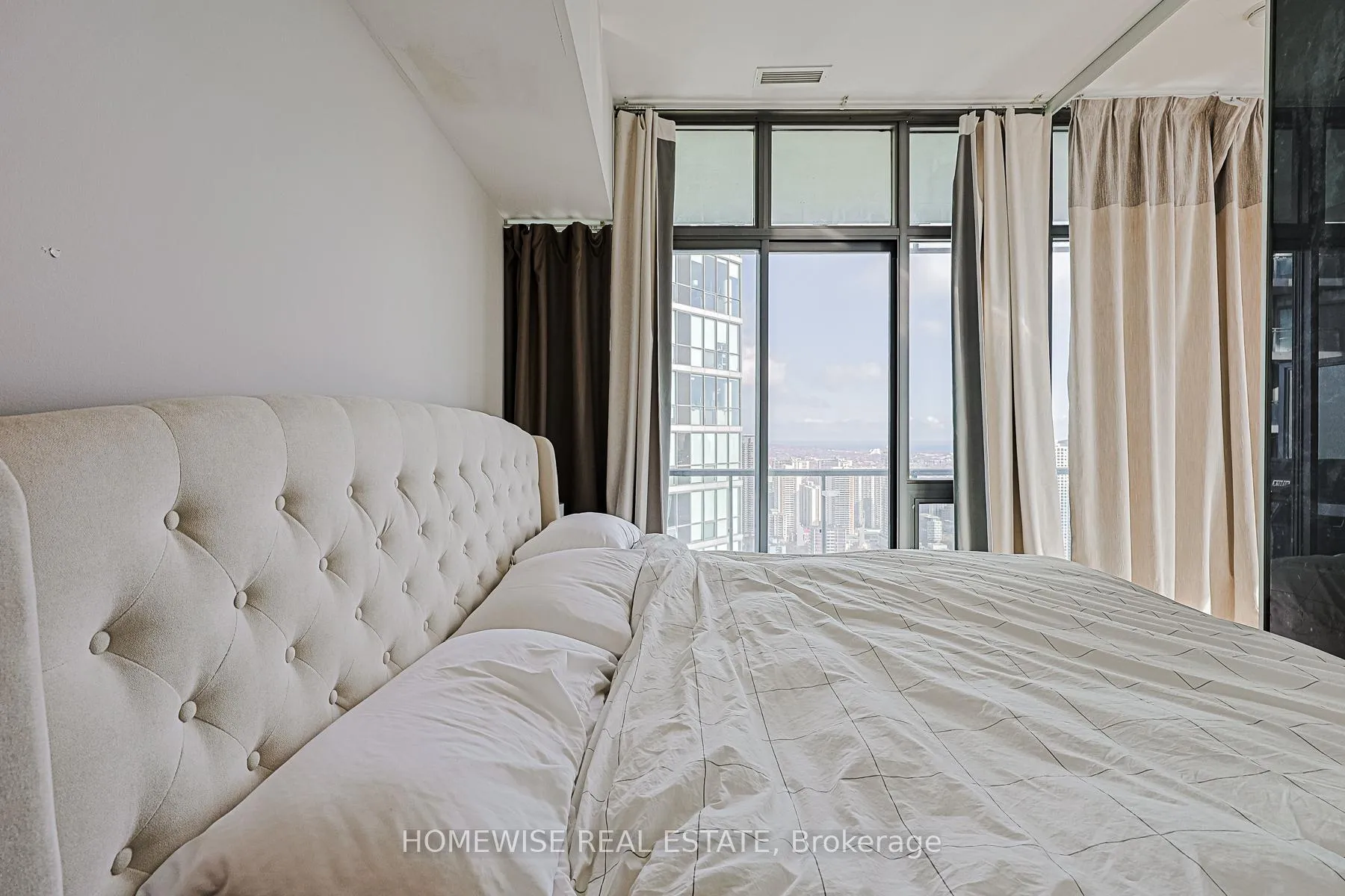 Photo 35 of Unit 4203, 33 Charles Street E, Toronto, Church-Yonge Corridor — HOMEH