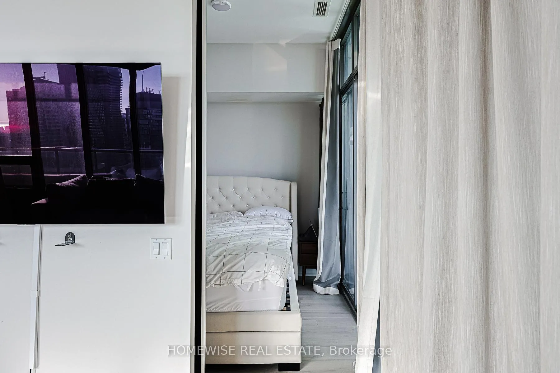 Photo 37 of Unit 4203, 33 Charles Street E, Toronto, Church-Yonge Corridor — HOMEH