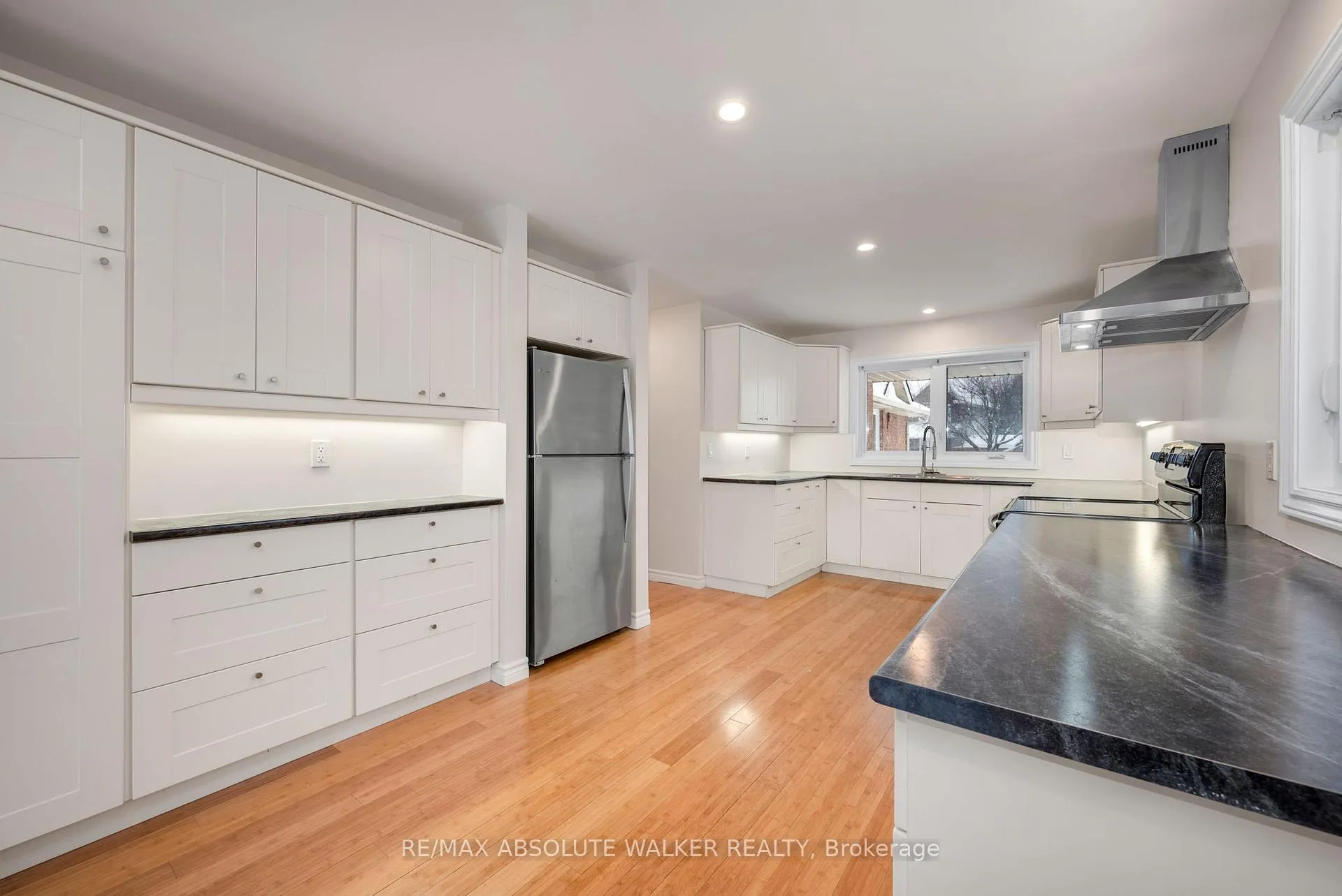 Photo 12 of 1 Stradwick Avenue, Ottawa, Barrhaven - Cedargrove/Fraserdale — HOMEH