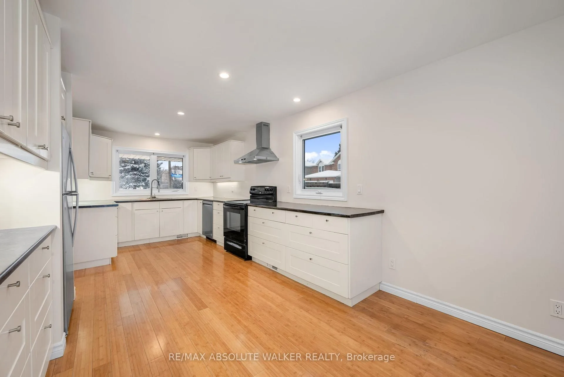 Photo 13 of 1 Stradwick Avenue, Ottawa, Barrhaven - Cedargrove/Fraserdale — HOMEH