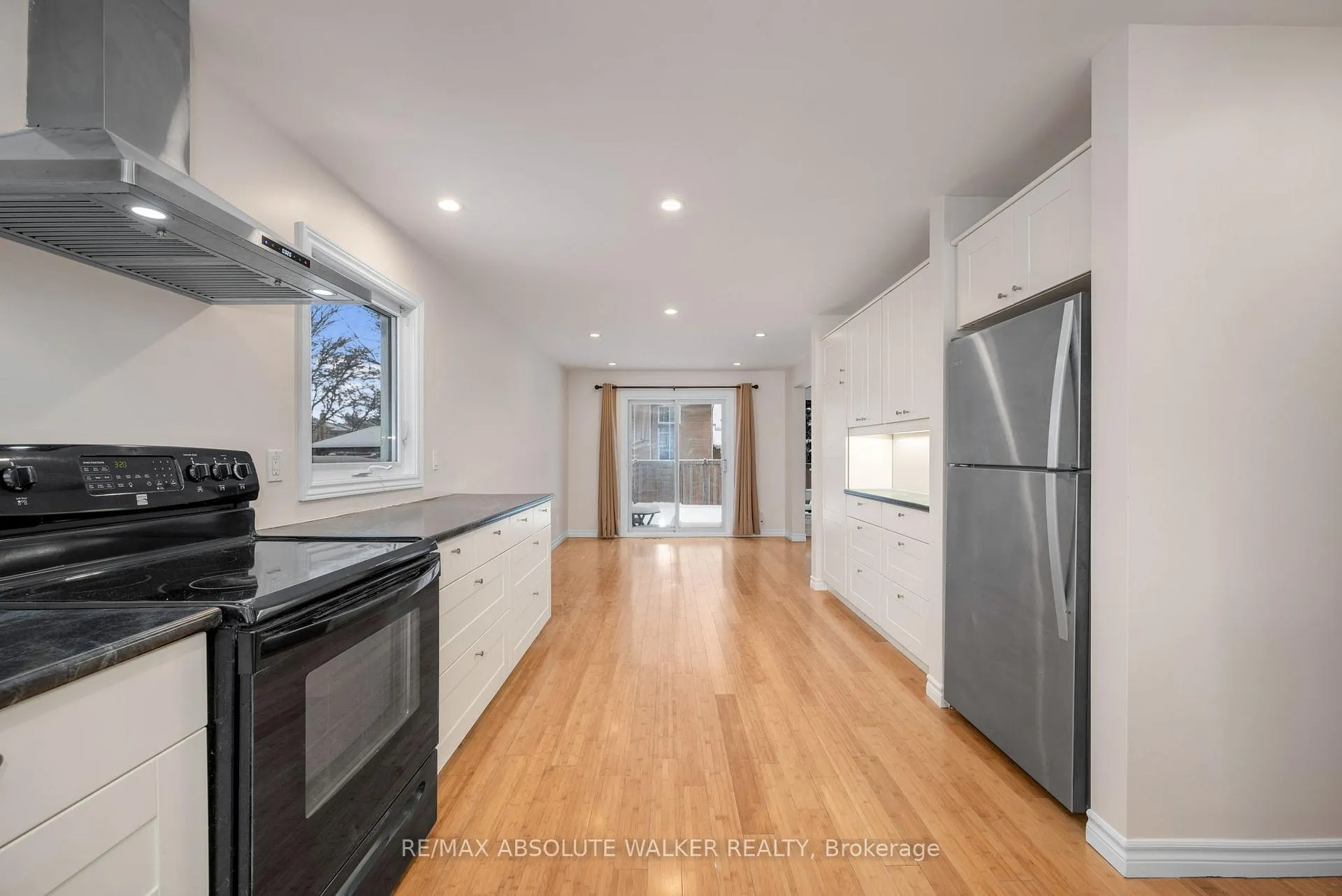 Photo 15 of 1 Stradwick Avenue, Ottawa, Barrhaven - Cedargrove/Fraserdale — HOMEH