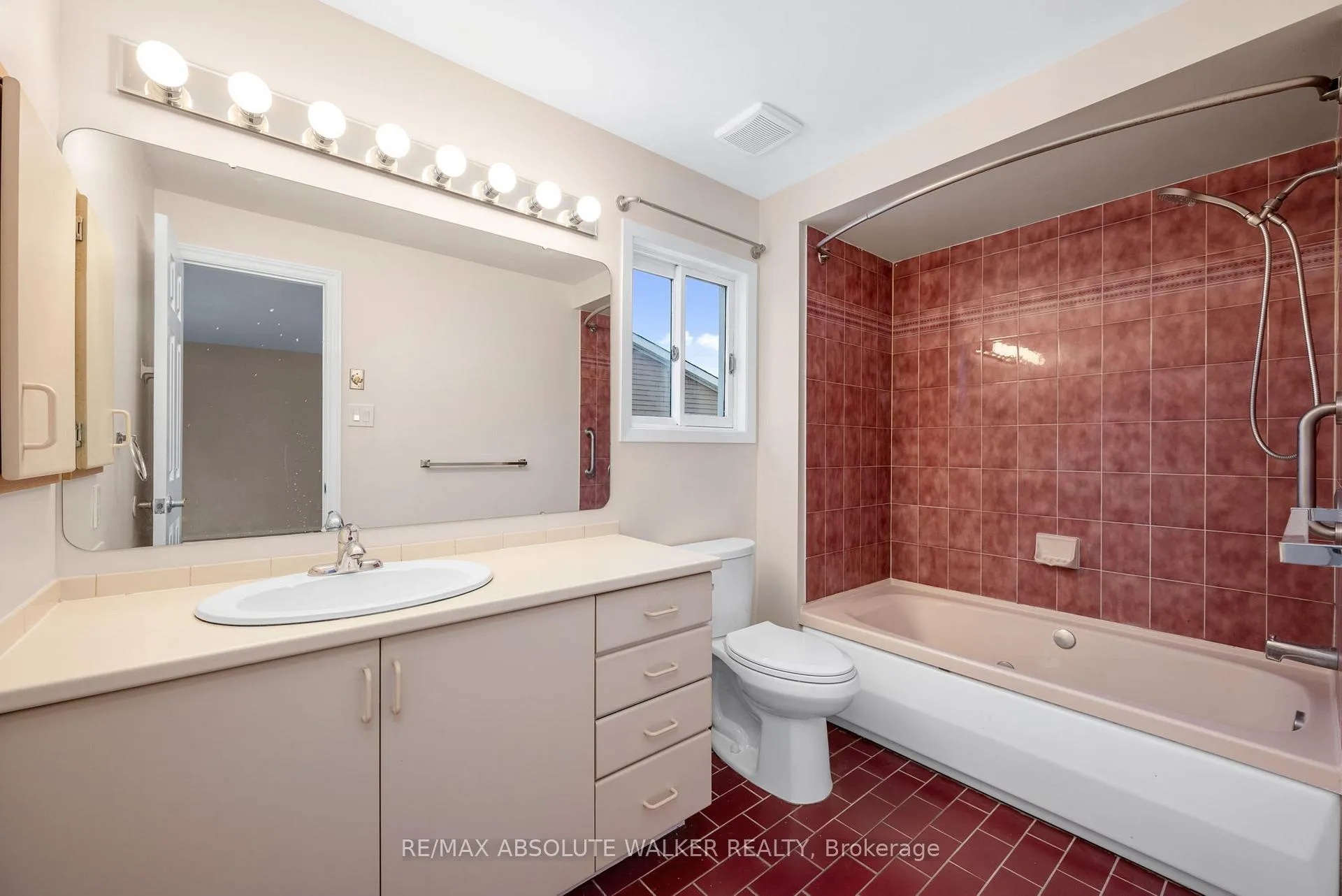 Photo 23 of 1 Stradwick Avenue, Ottawa, Barrhaven - Cedargrove/Fraserdale — HOMEH