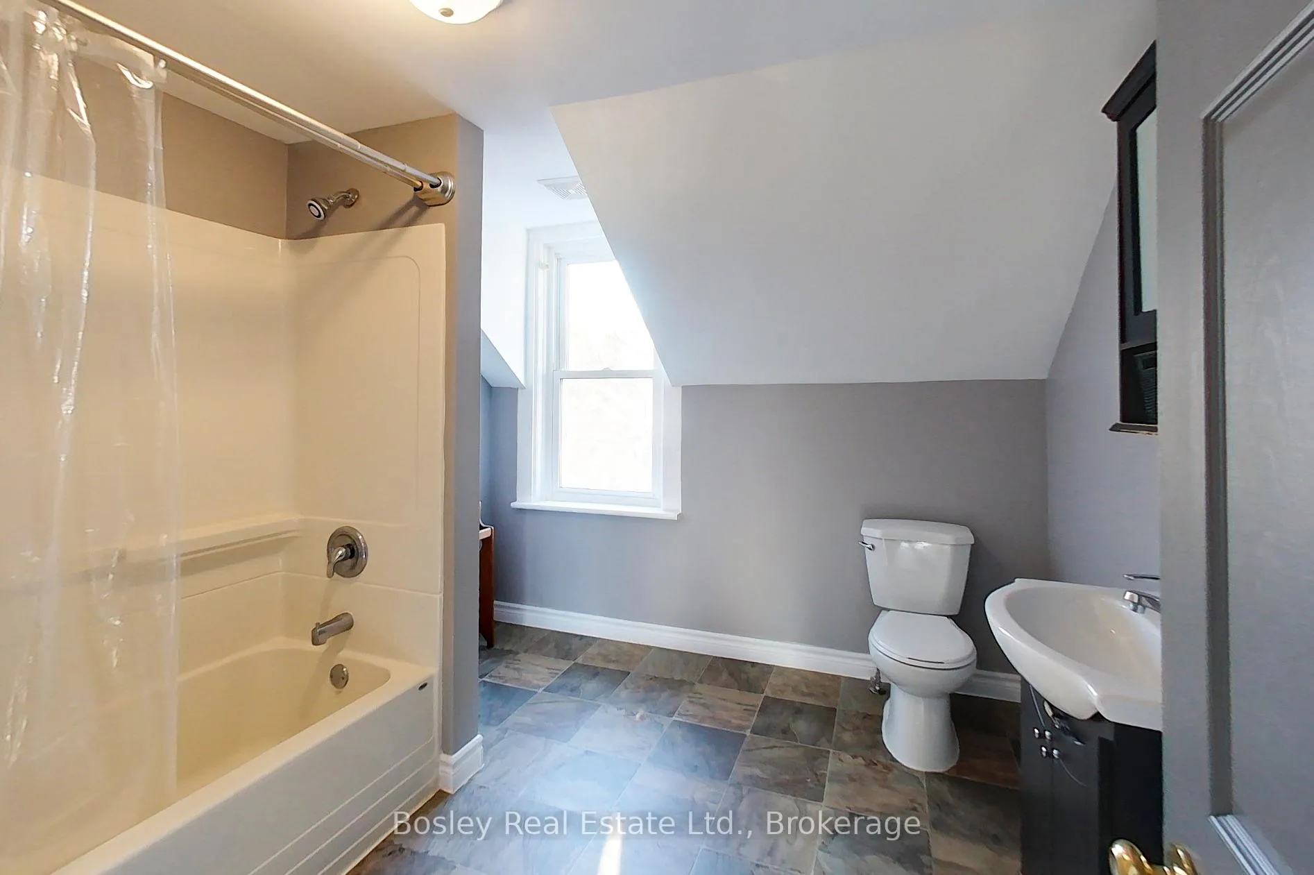 Photo 23 of 164 Union Street, Meaford — HOMEH