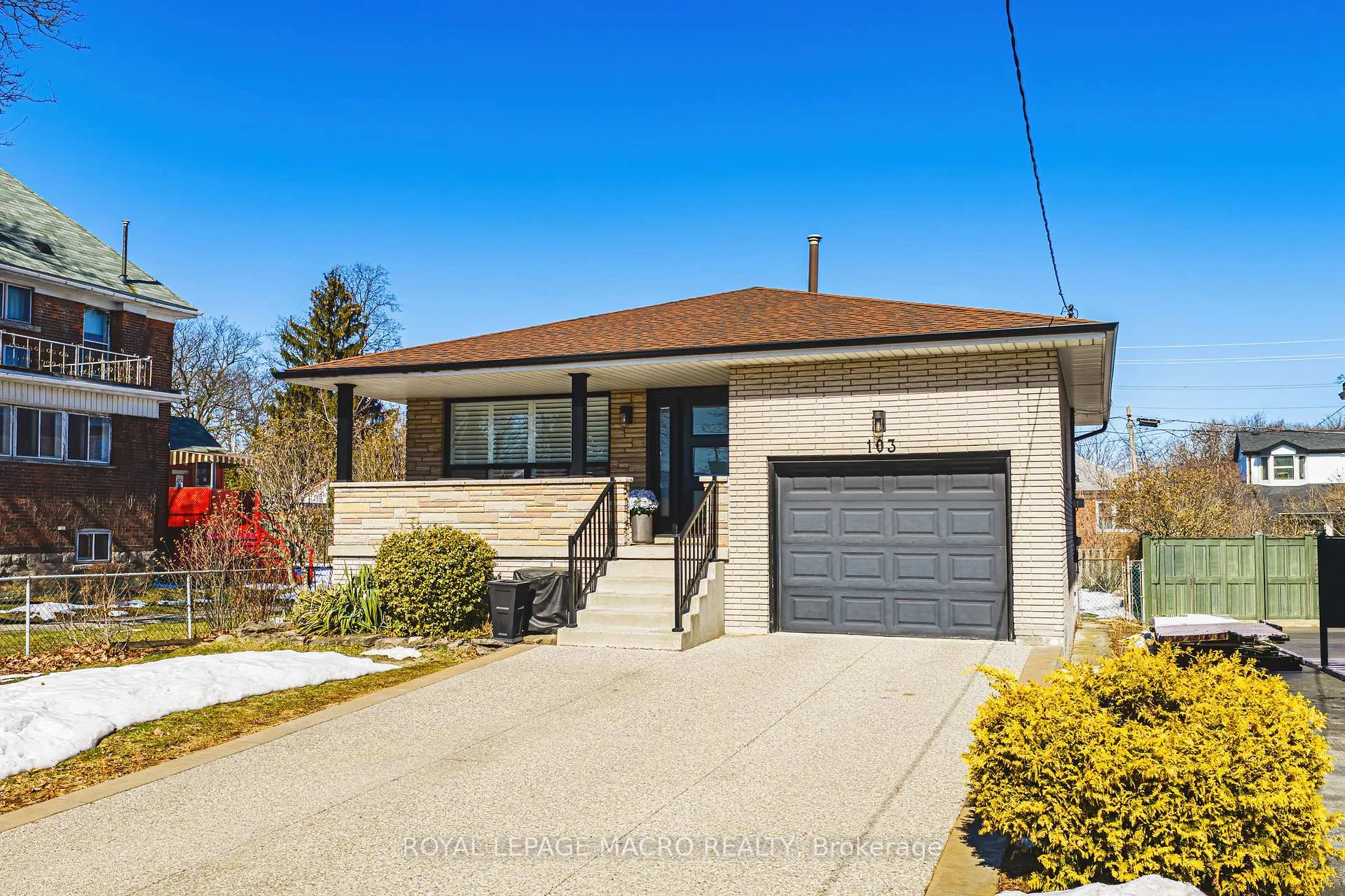 Photo 3 of 103 Empress Avenue, Hamilton, Centremount — HOMEH