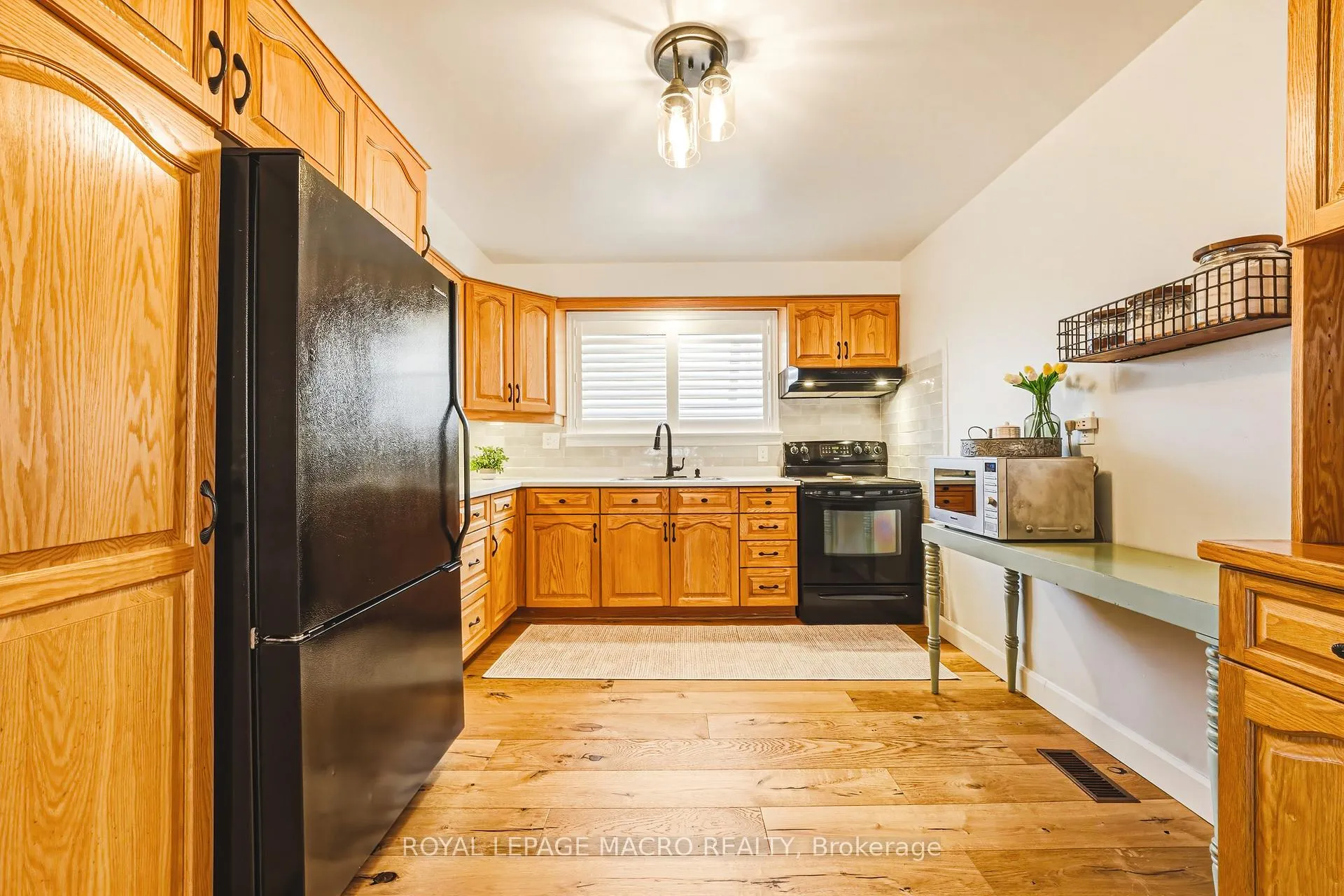 Photo 11 of 103 Empress Avenue, Hamilton, Centremount — HOMEH
