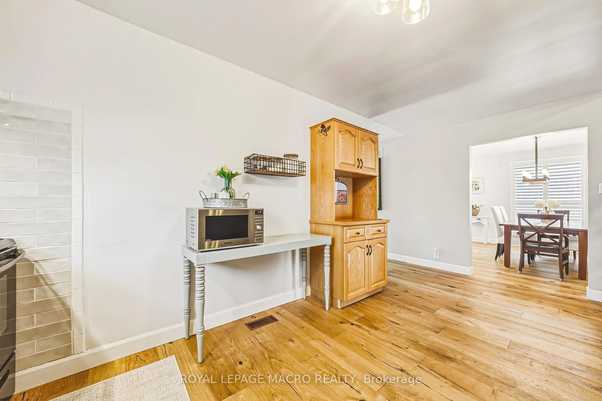 Photo 13 of 103 Empress Avenue, Hamilton, Centremount — HOMEH